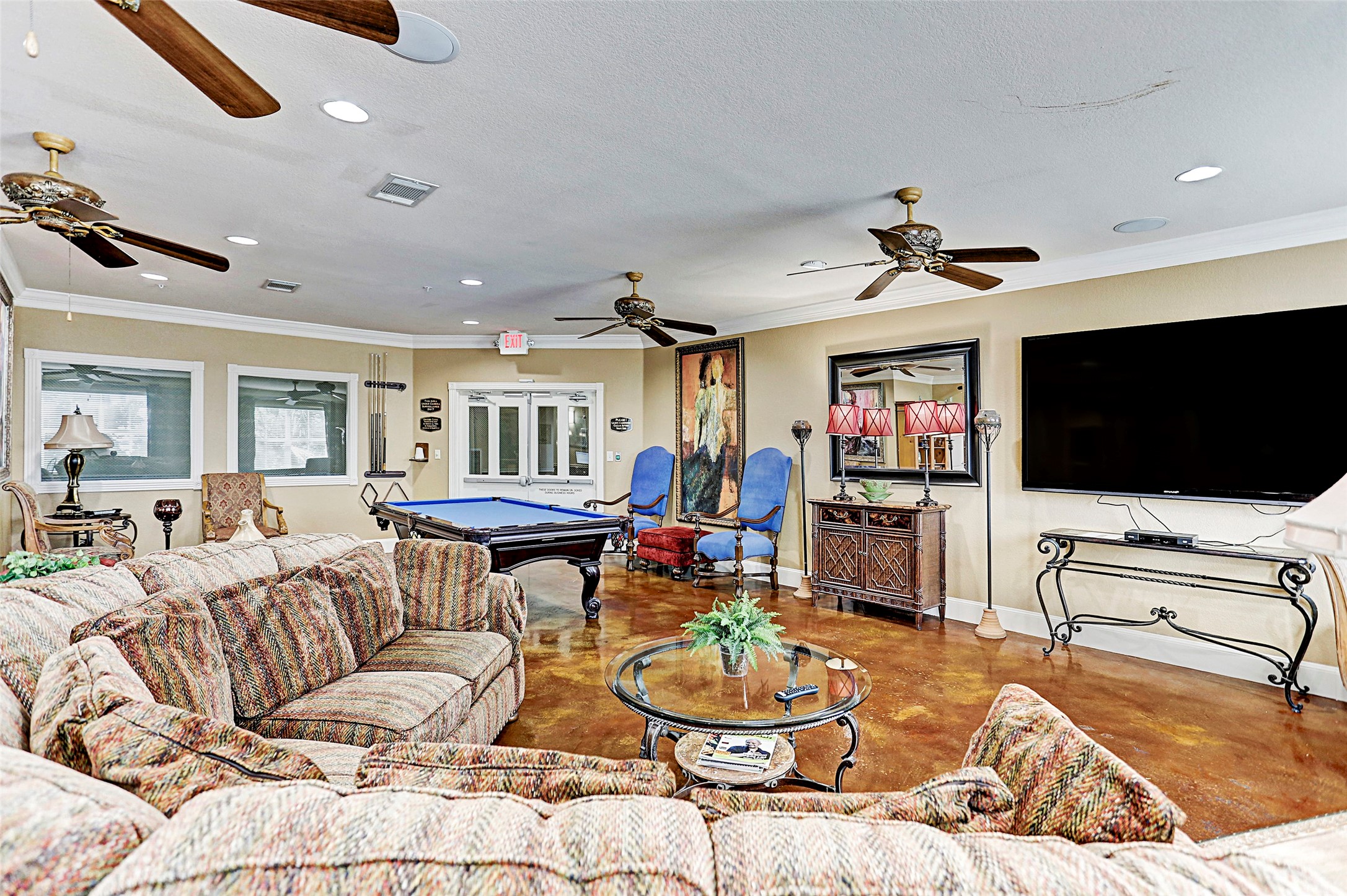 OUR AWESOME CLUBROOM.