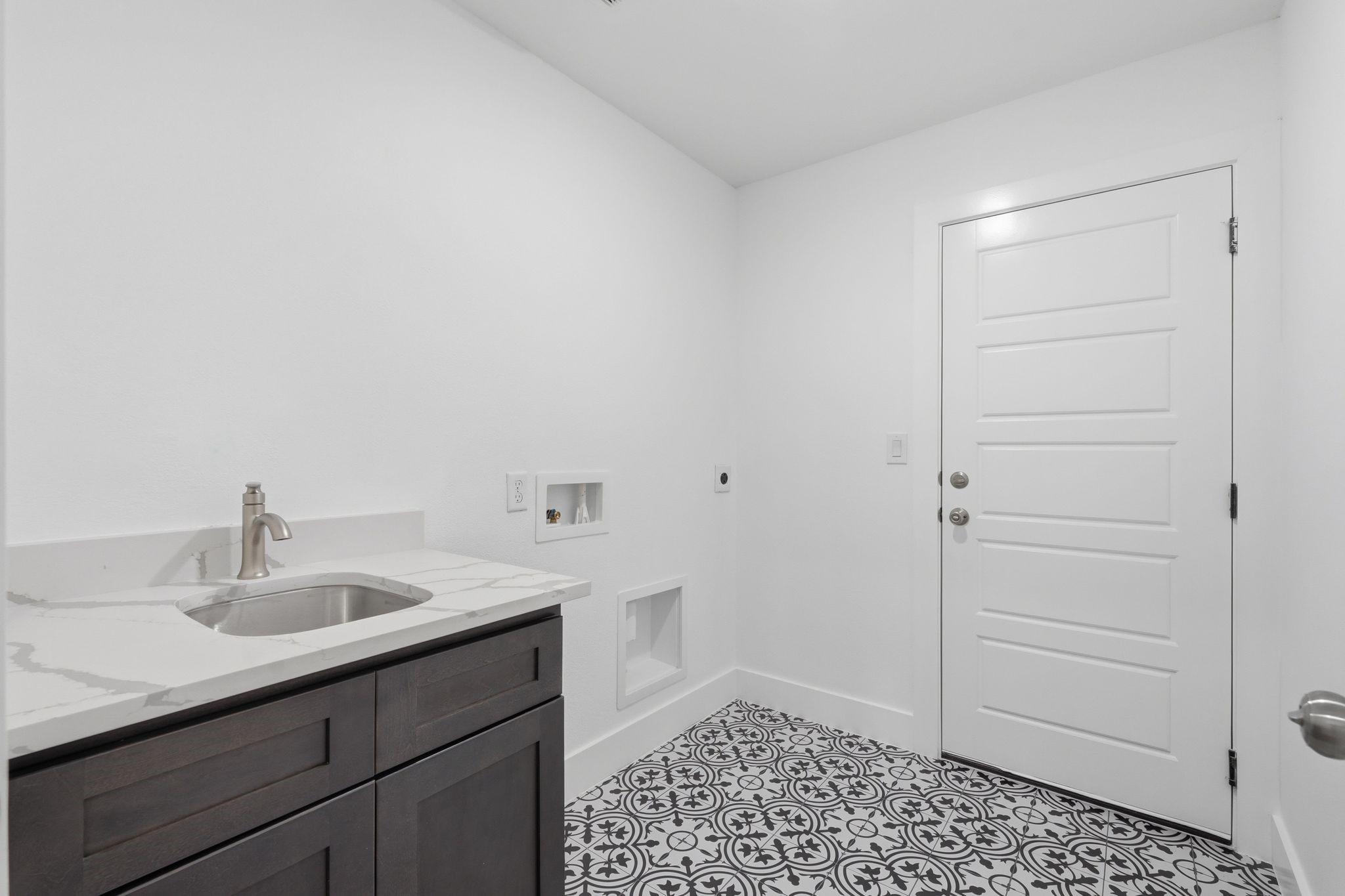 13146 Lake Conroe Bay Road, Willis, TX 77318