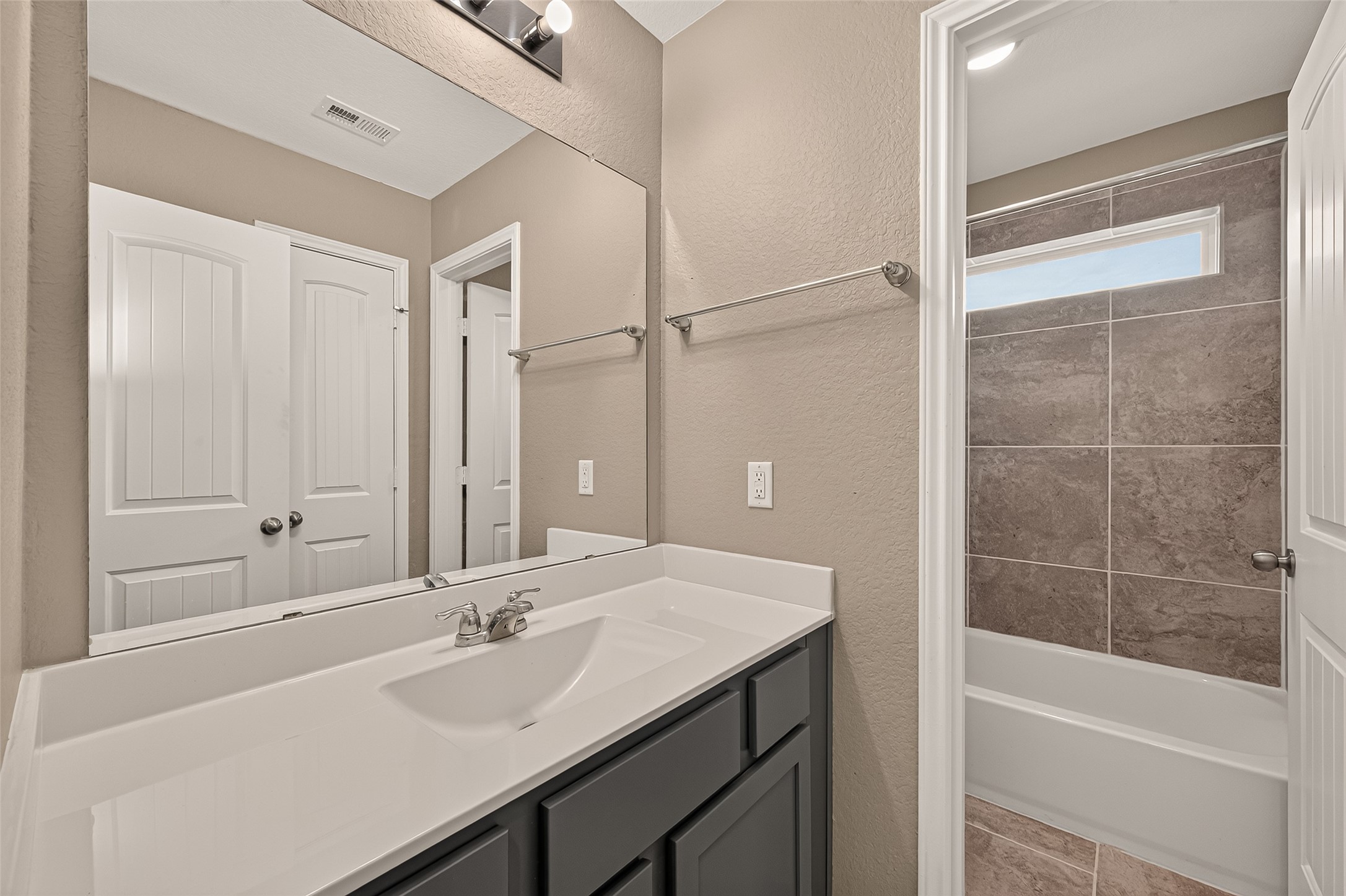 1 Declan Palms Court, Manvel, TX 77578