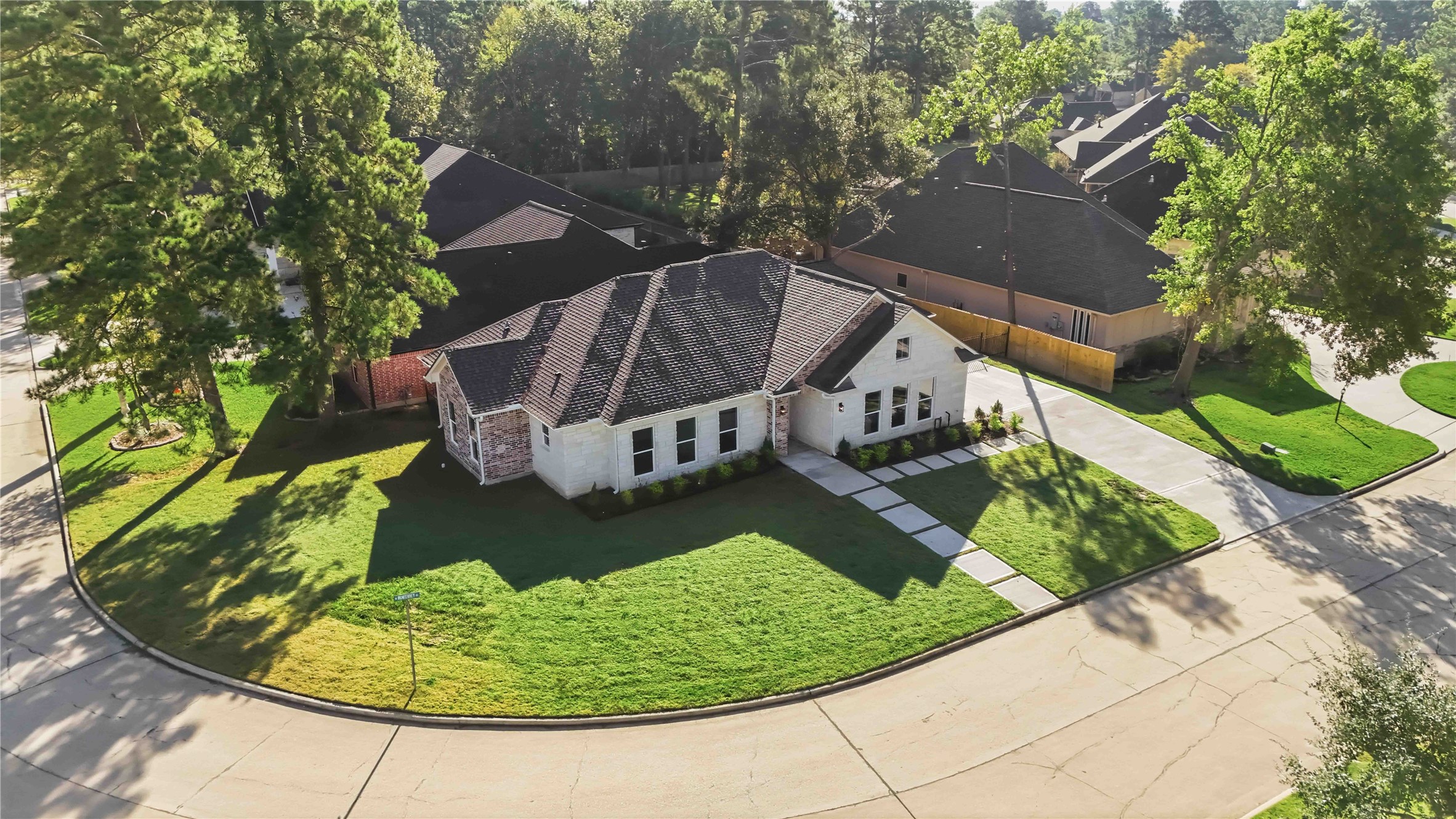 165 Wick Willow Road, Montgomery, TX 77356