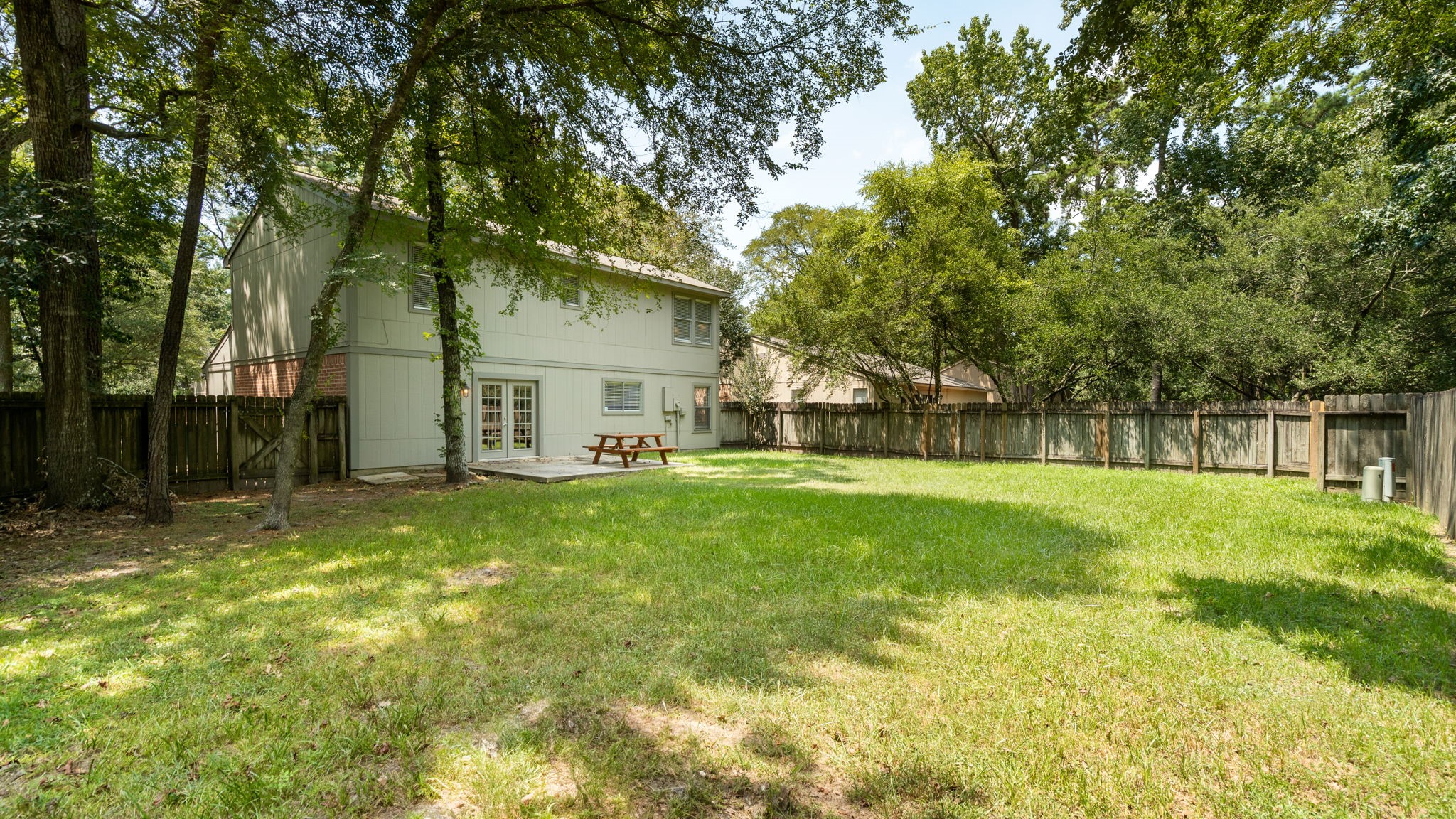 Huge and private backyard!