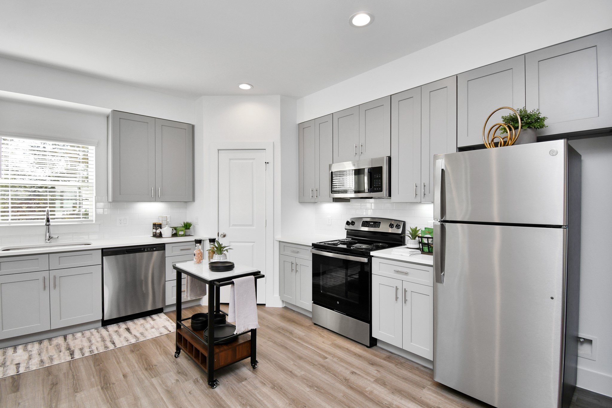 Second floor Kitchen, Dinning and Living area Second floor Kitchen, Dinning and Living area