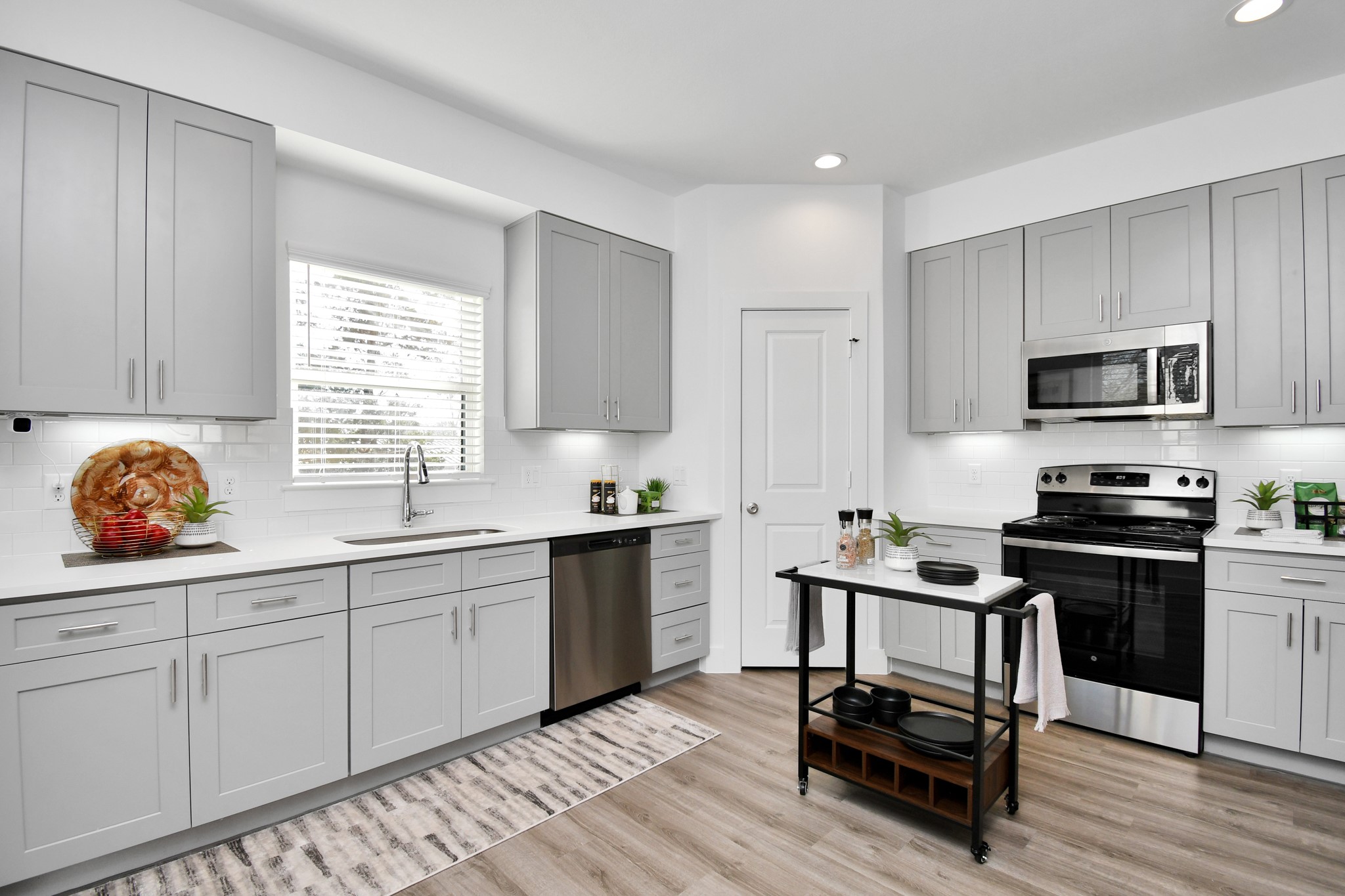 Second floor Kitchen, Dinning and Living area Second floor Kitchen, Dinning and Living area