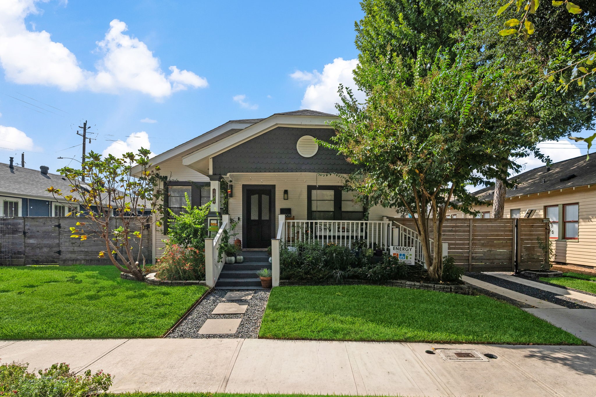 1006 W Temple Street, Houston, TX 77009