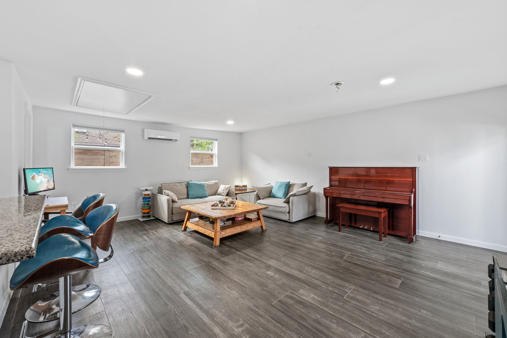 1006 W Temple Street, Houston, TX 77009