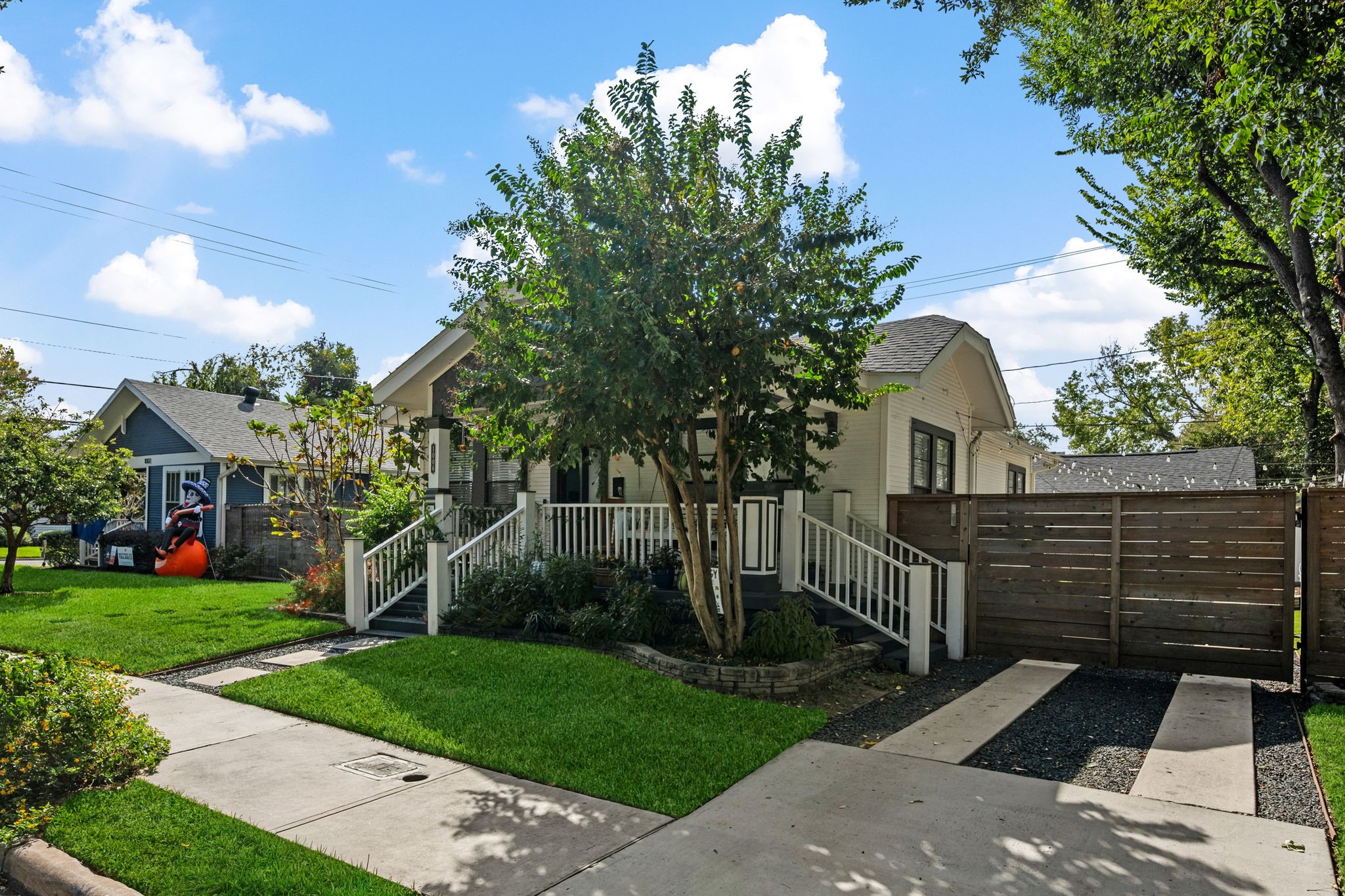 1006 W Temple Street, Houston, TX 77009