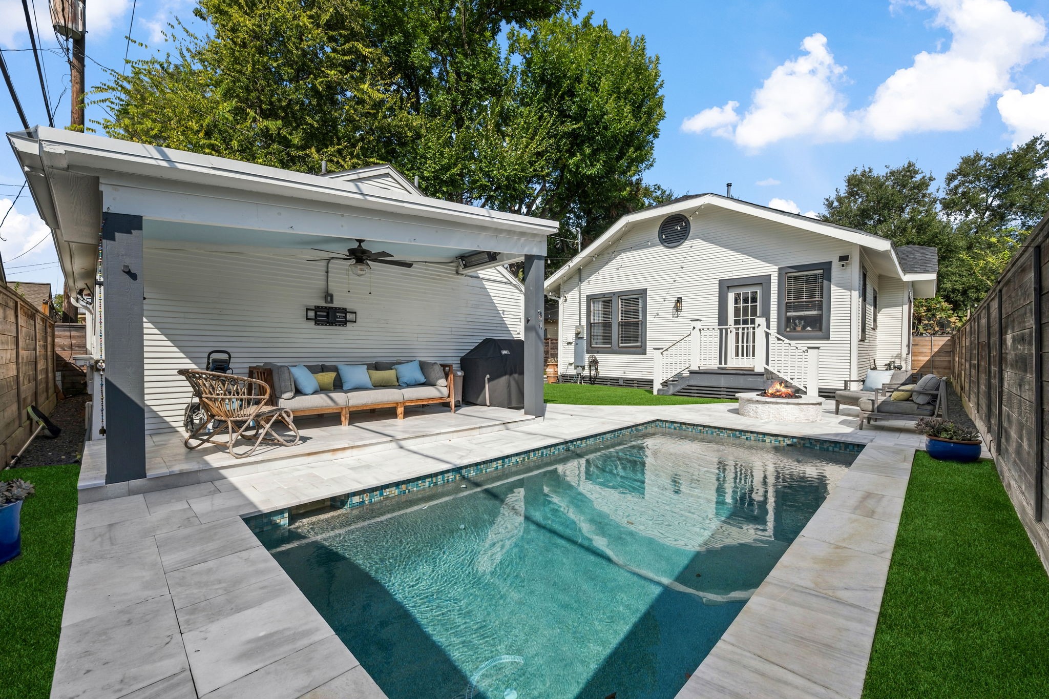 1006 W Temple Street, Houston, TX 77009