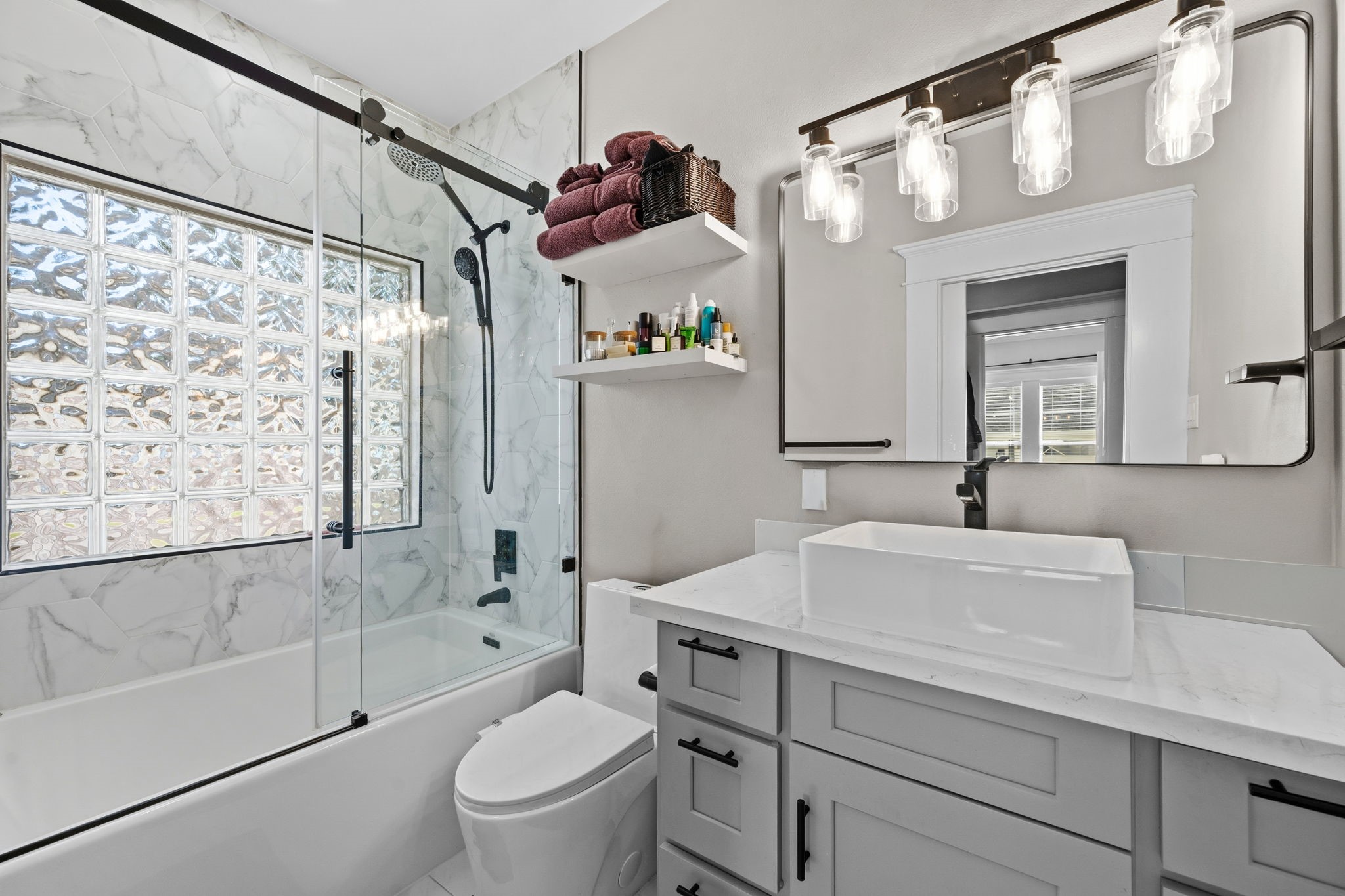 1006 W Temple Street, Houston, TX 77009