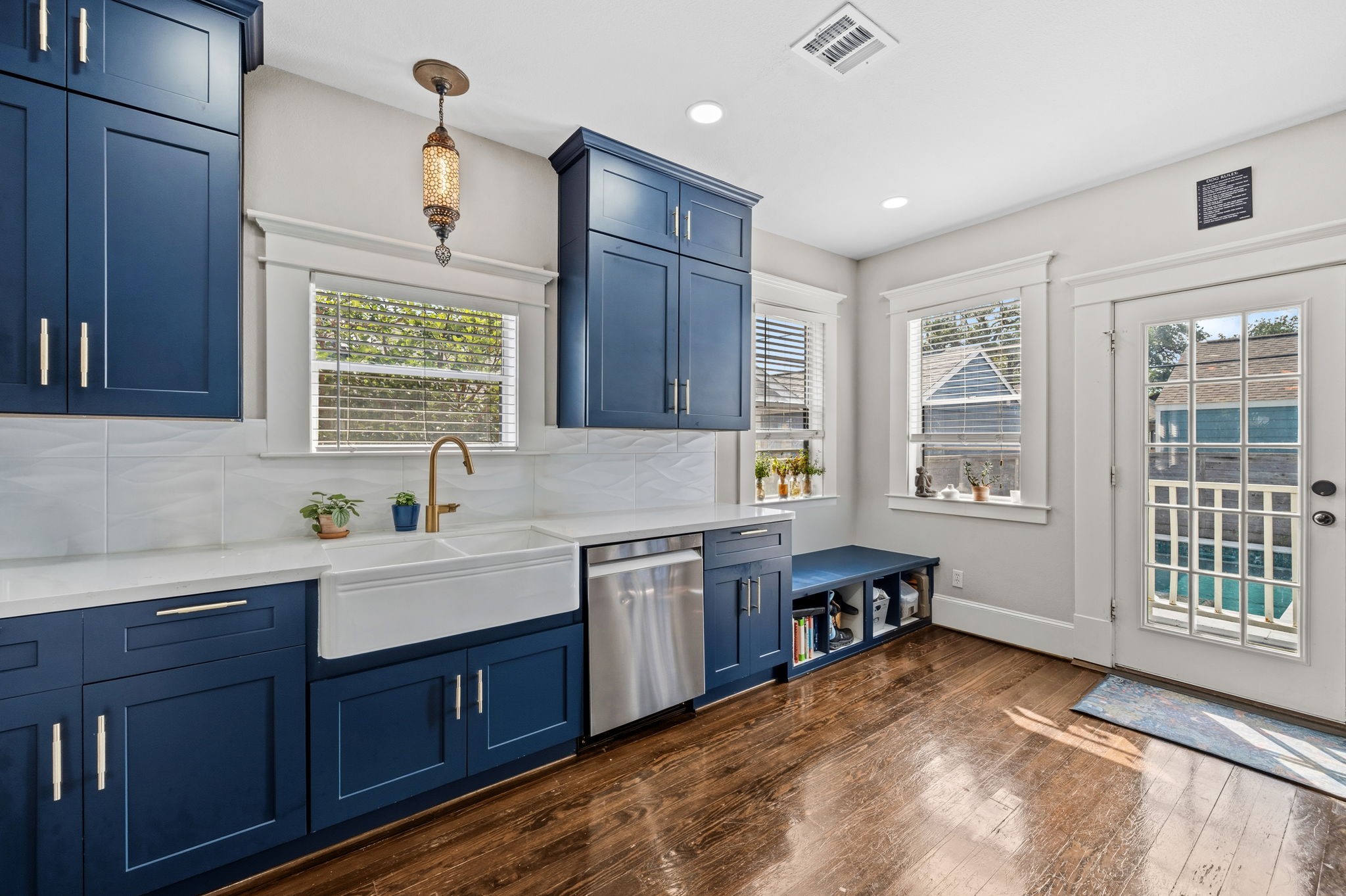 1006 W Temple Street, Houston, TX 77009