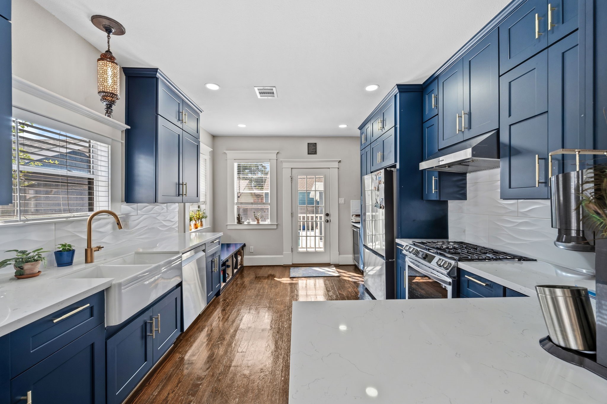 1006 W Temple Street, Houston, TX 77009