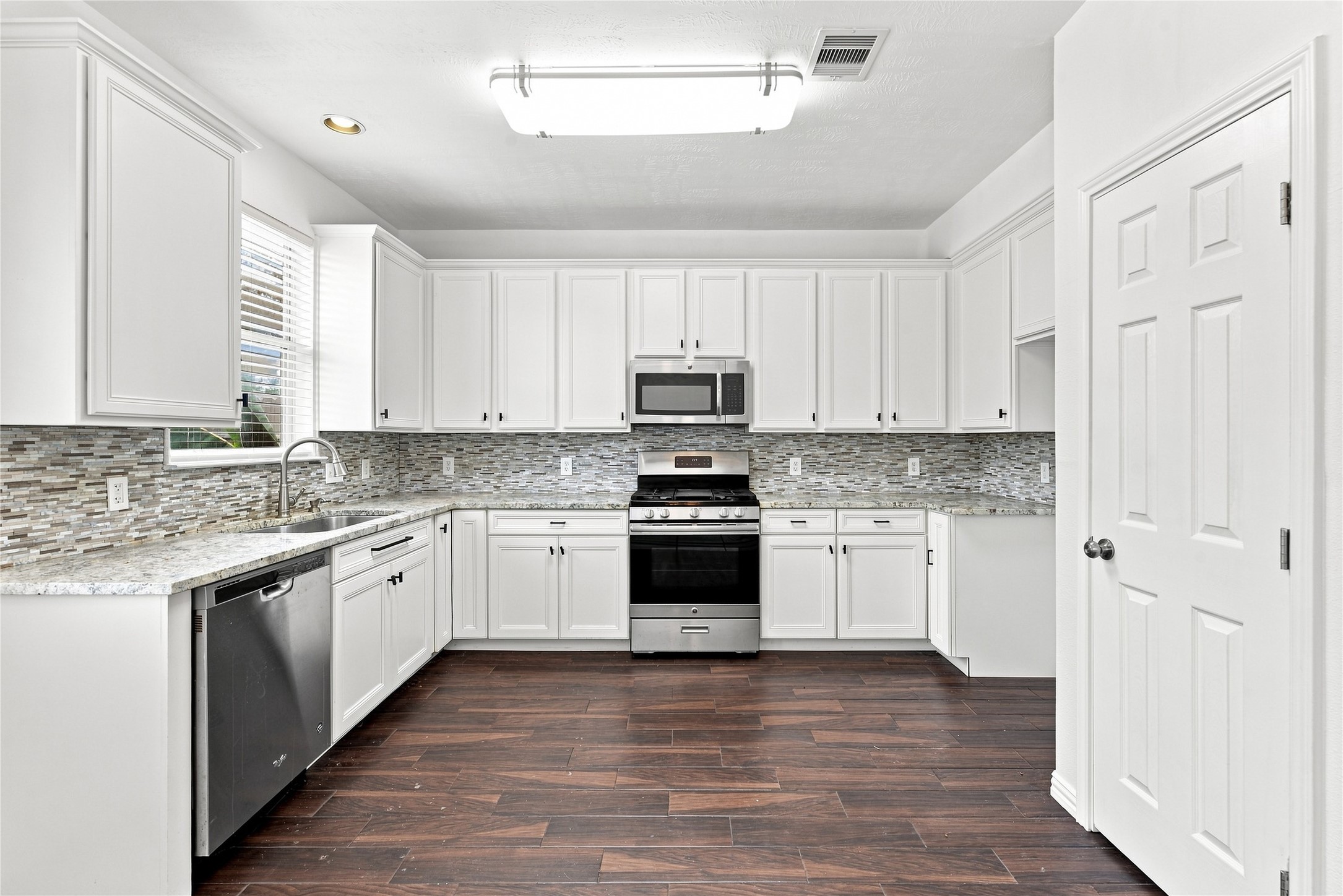 3719 Nichols Avenue, Dickinson, TX 77539