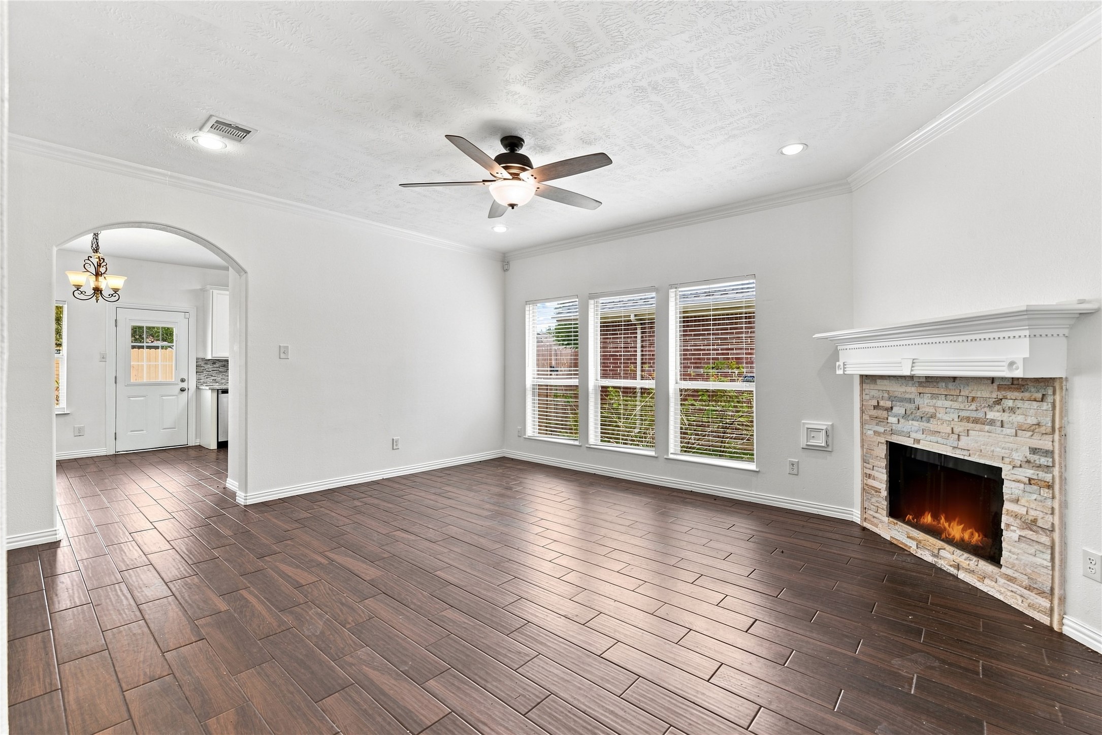 3719 Nichols Avenue, Dickinson, TX 77539