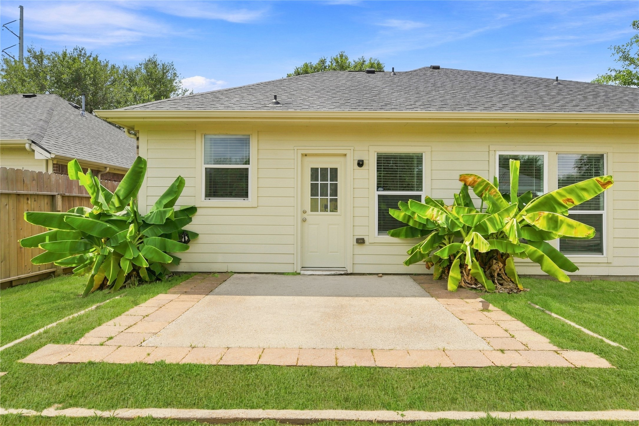 3719 Nichols Avenue, Dickinson, TX 77539