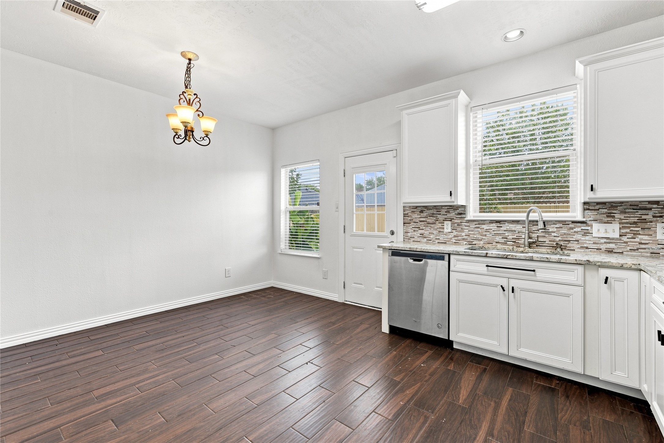 3719 Nichols Avenue, Dickinson, TX 77539