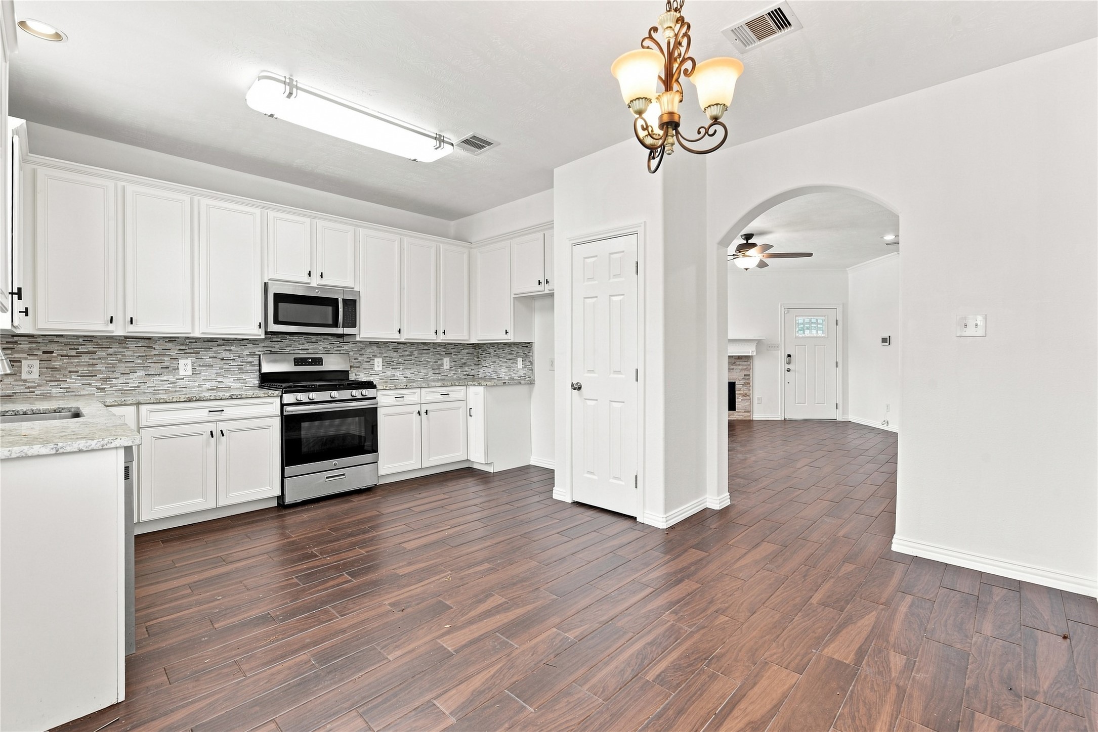 3719 Nichols Avenue, Dickinson, TX 77539