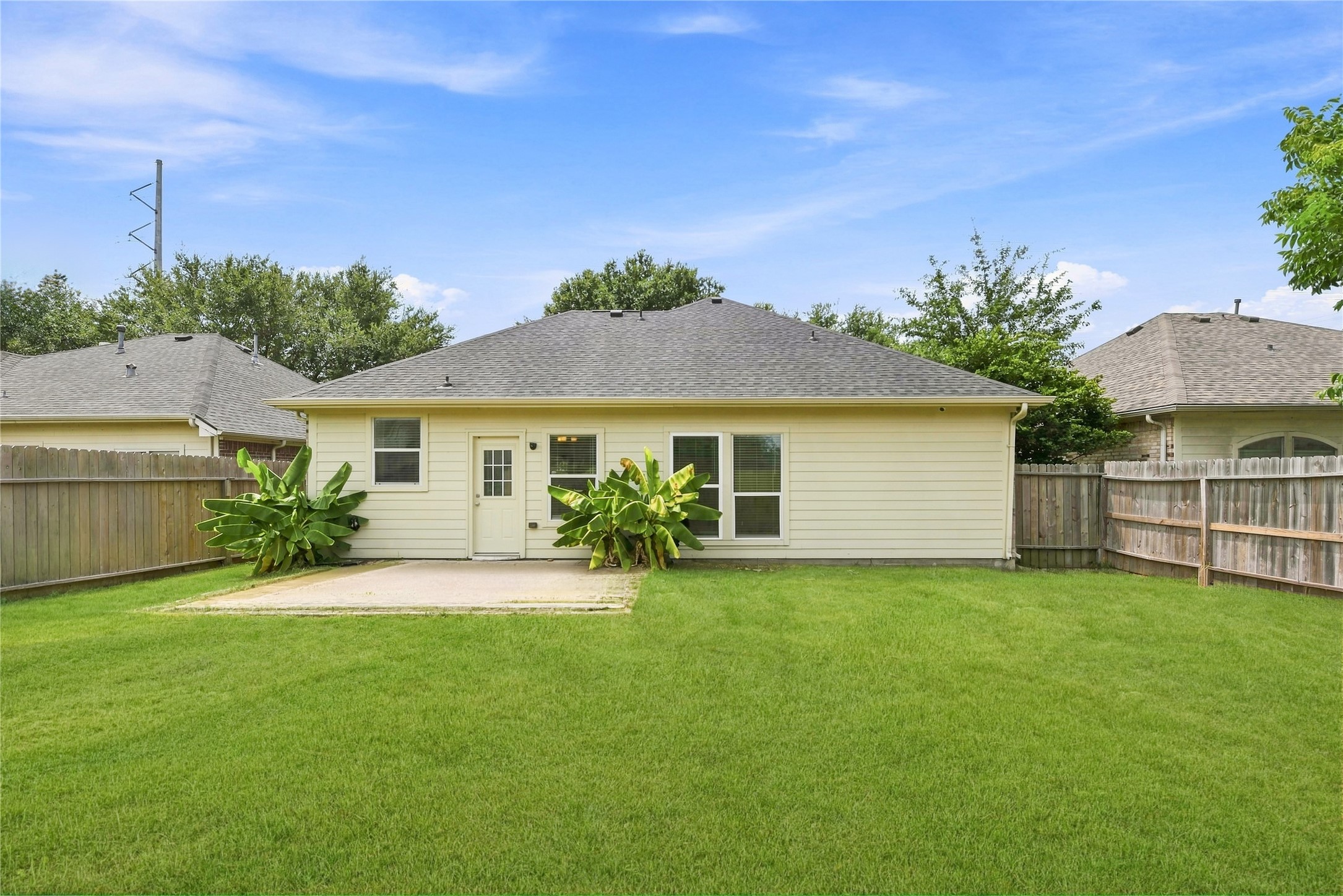 3719 Nichols Avenue, Dickinson, TX 77539