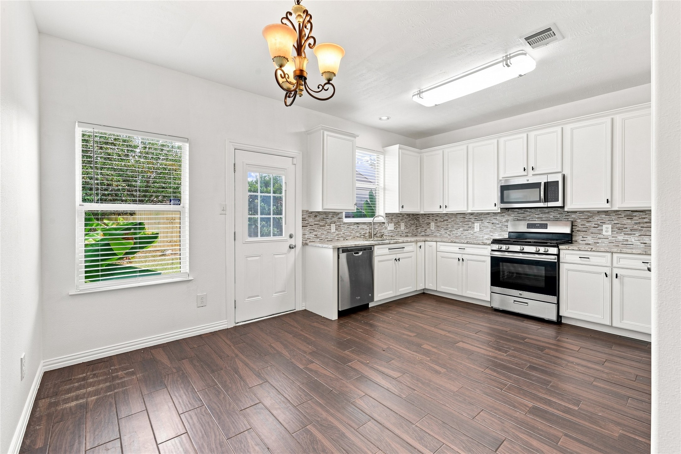 3719 Nichols Avenue, Dickinson, TX 77539