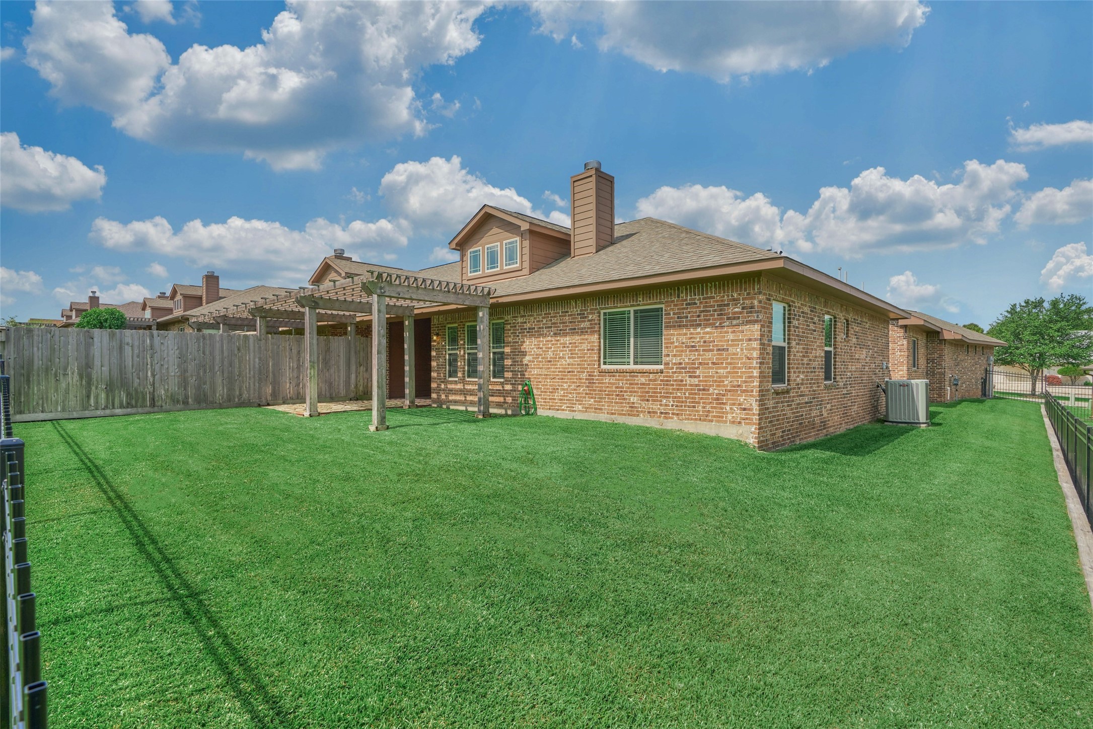 Nicely sized backyard. Yard maintenance is included! Nicely sized backyard. Yard maintenance is included!