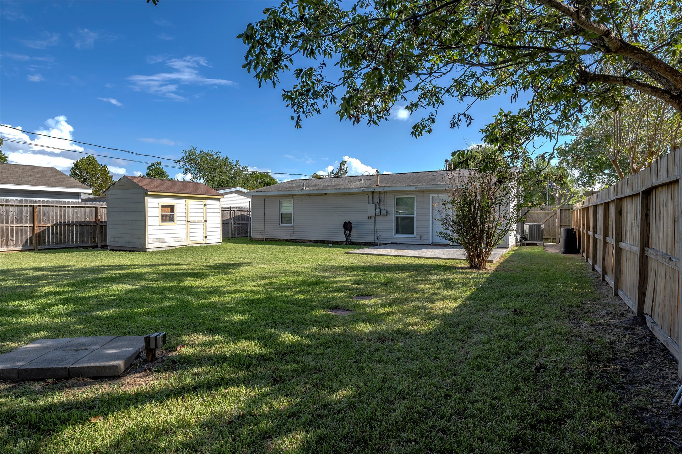 1810 3rd Avenue N, Texas City, TX 77590