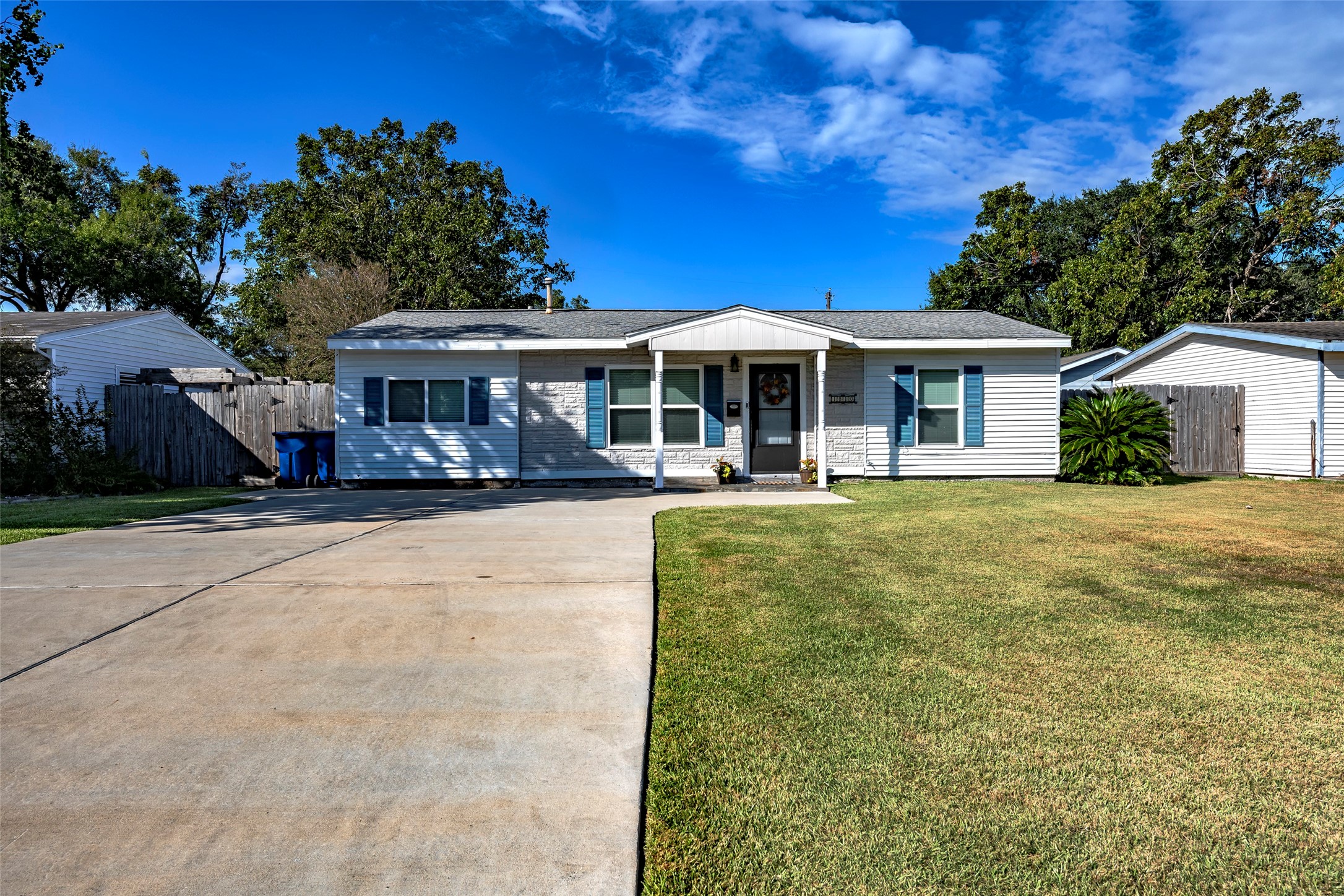1810 3rd Avenue N, Texas City, TX 77590