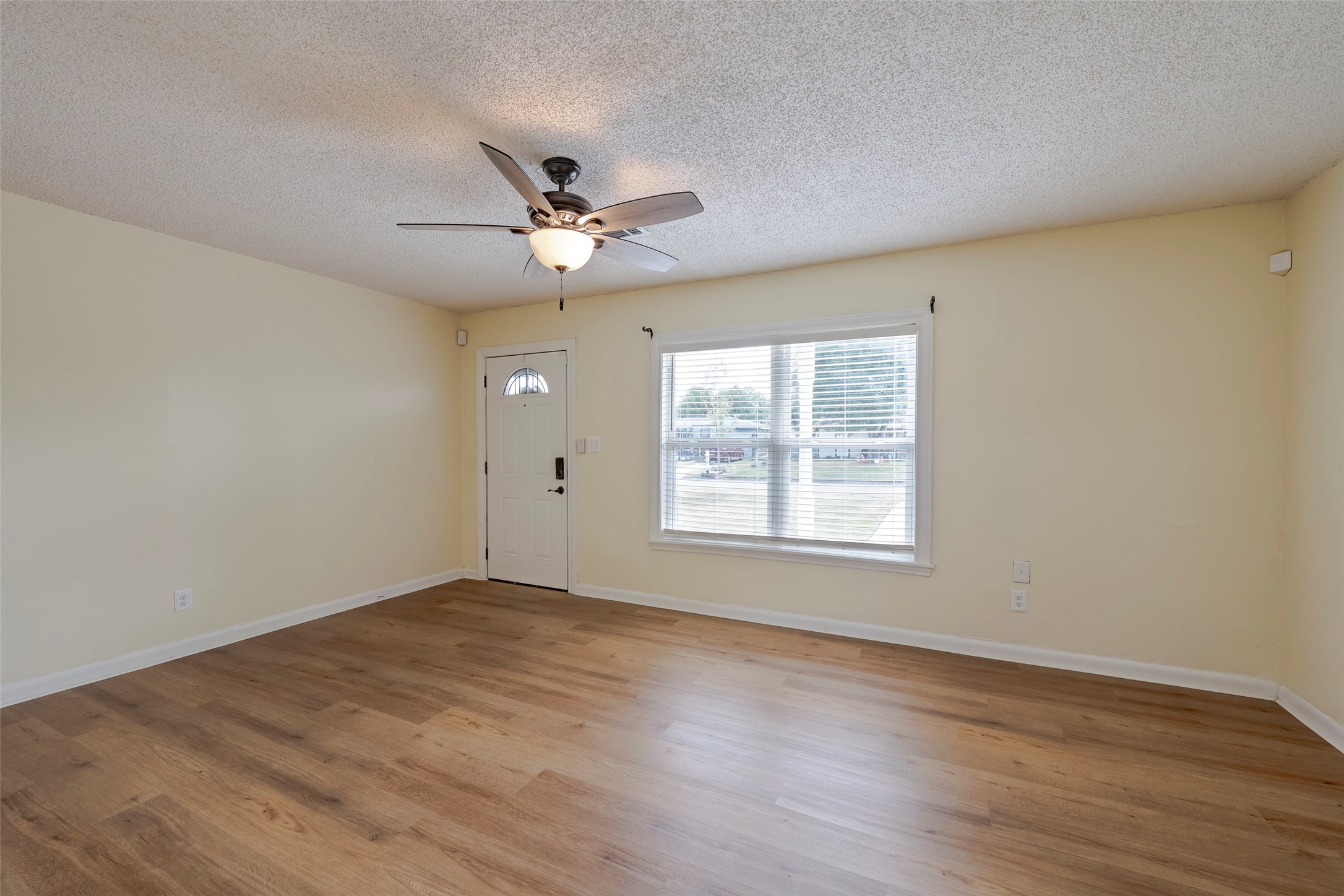 1810 3rd Avenue N, Texas City, TX 77590 1810 3rd Avenue N, Texas City, TX 77590
