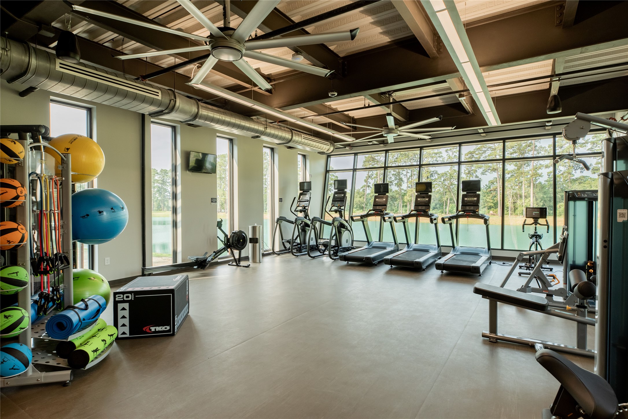 Jumpstart your day with a morning cardio workout, take an evening yoga class or stop by for a quick afternoon strength-training session  your healthy lifestyle will get a boost by having a fitness center on-site.