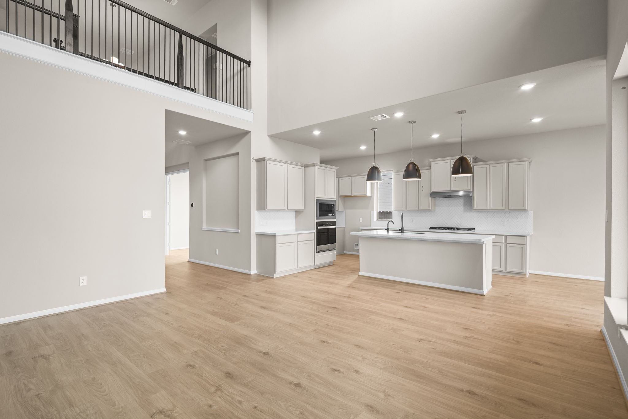 2402 Gleaming Pear Drive, Manvel, TX 77578