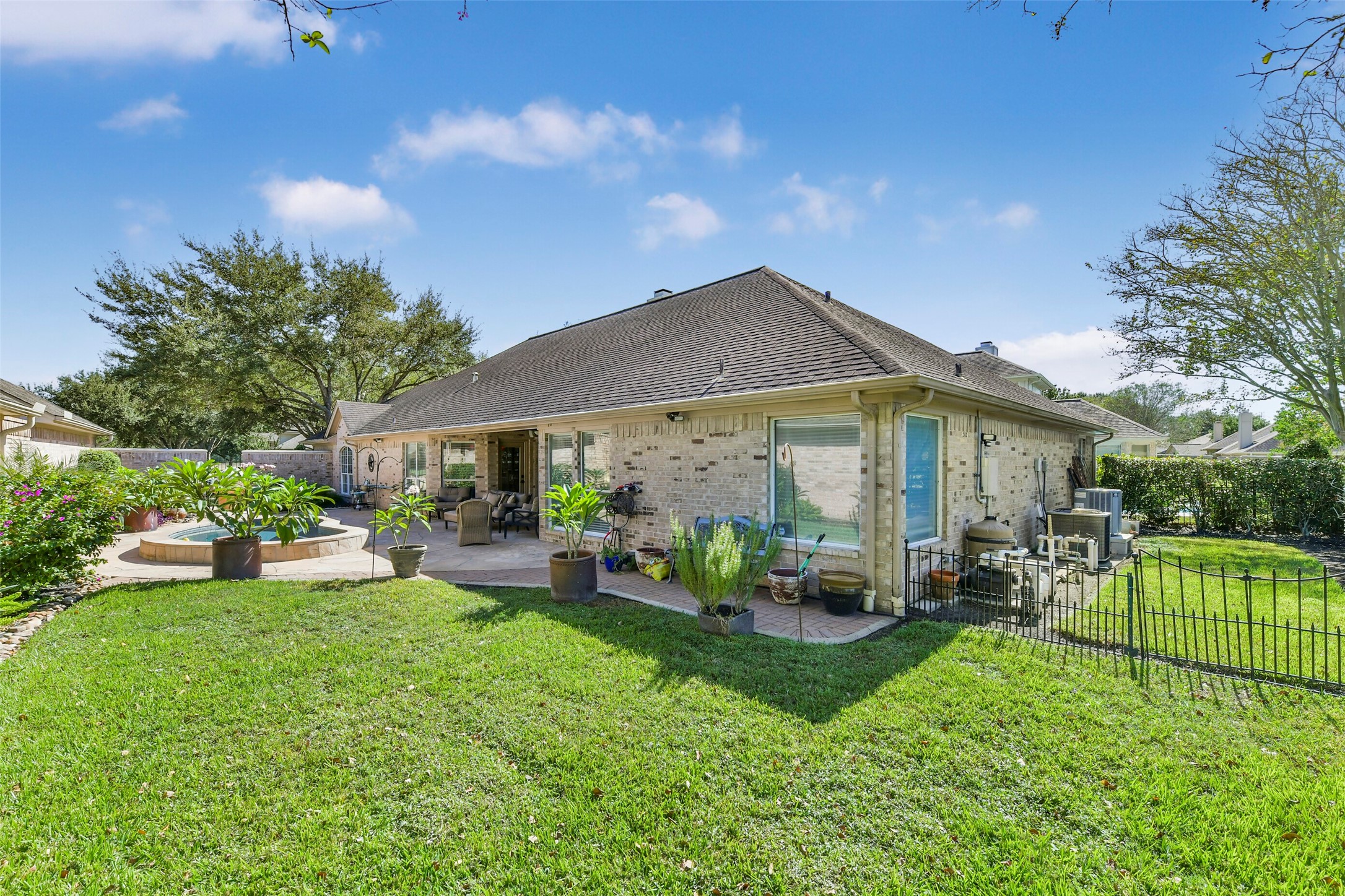 2320 Fairway Pointe Drive, League City, TX 77573