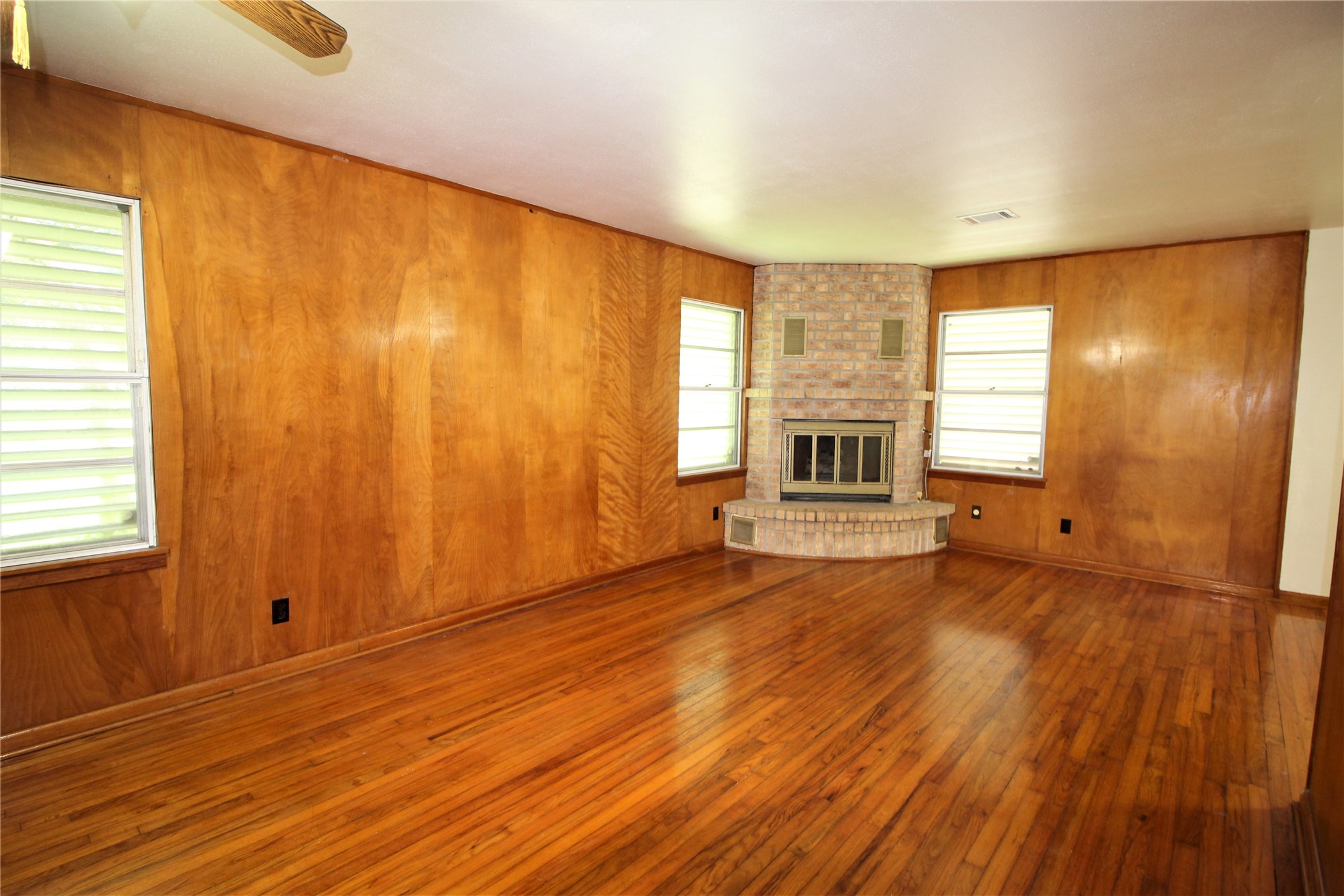 2428 Corbett Street, La Marque, TX 77568