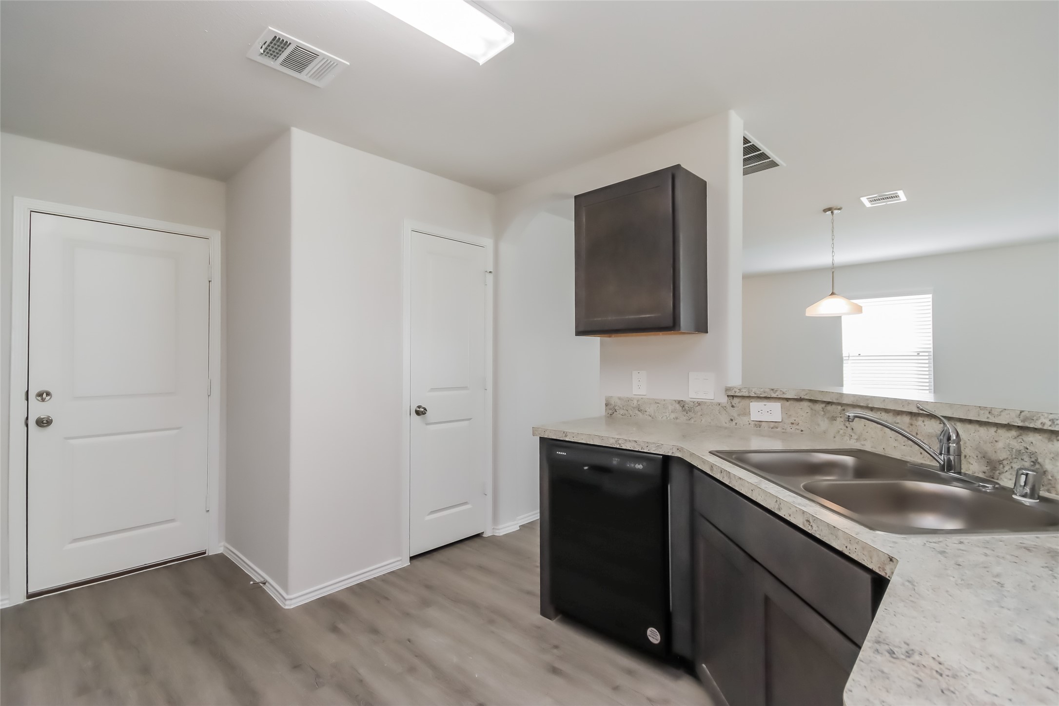 Photos may be representative of the floor plan and not the exact home. Finishes, layout, and features of the actual property for lease may vary.