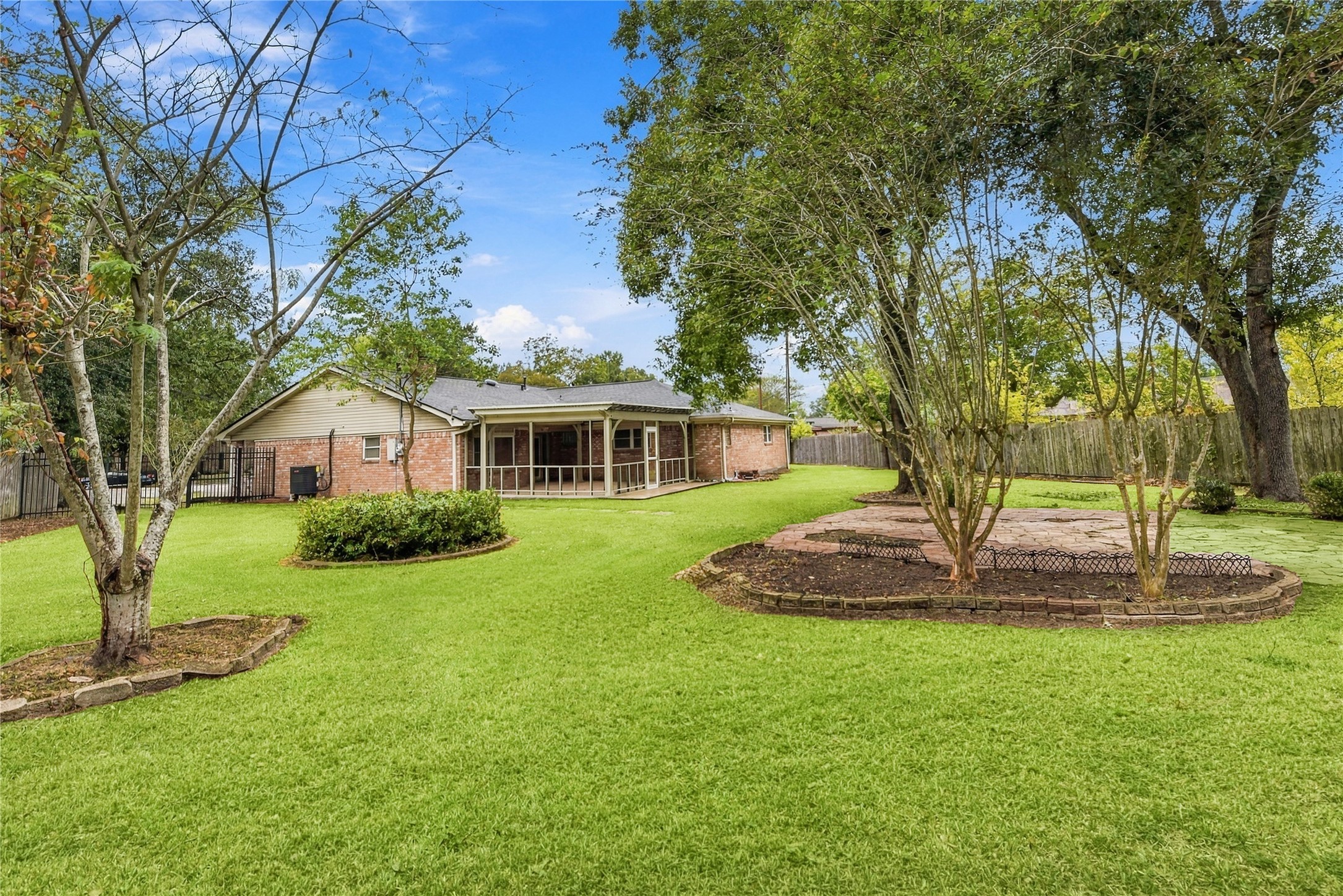 8501 Twelve Oaks Drive, Texas City, TX 77591