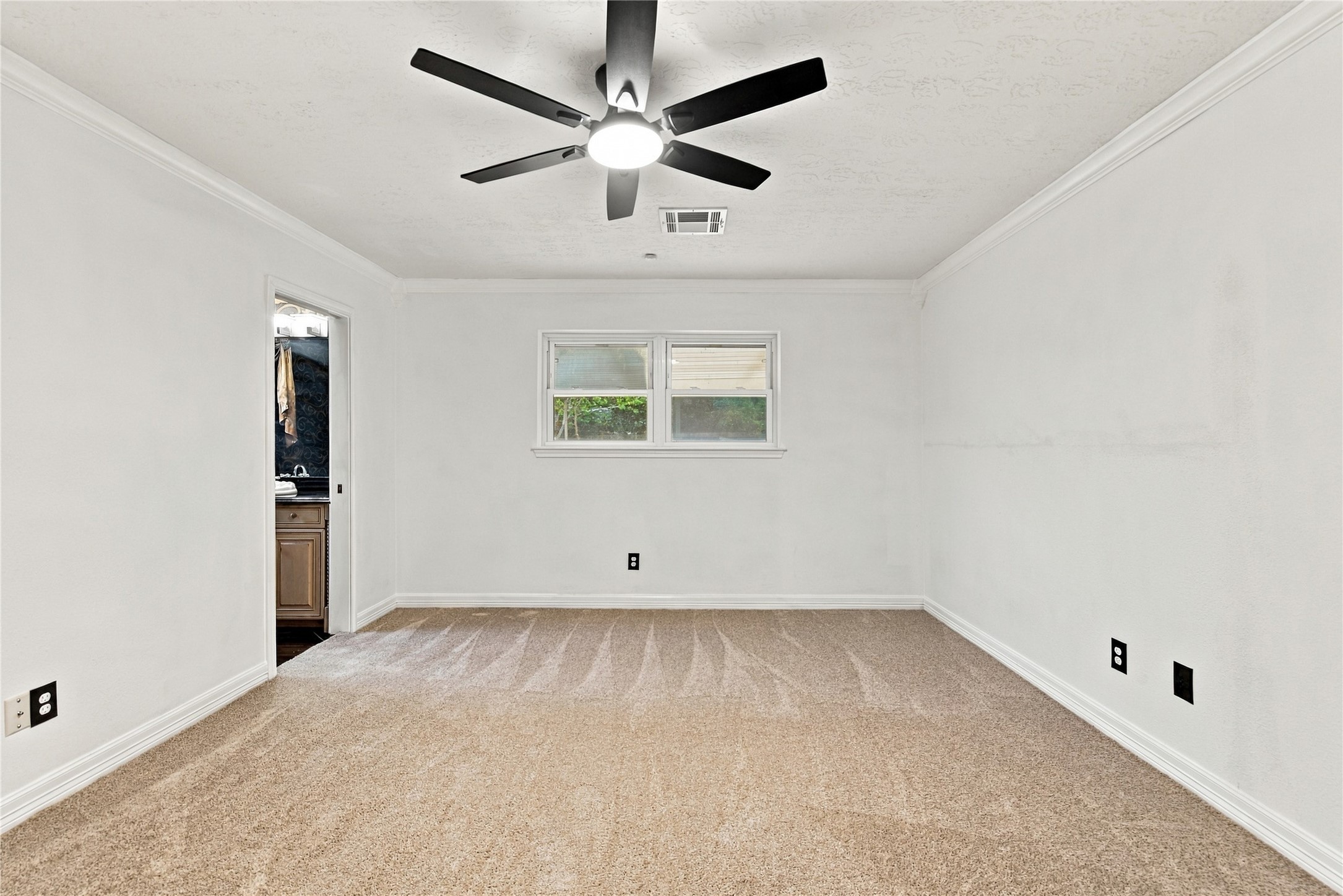 8501 Twelve Oaks Drive, Texas City, TX 77591