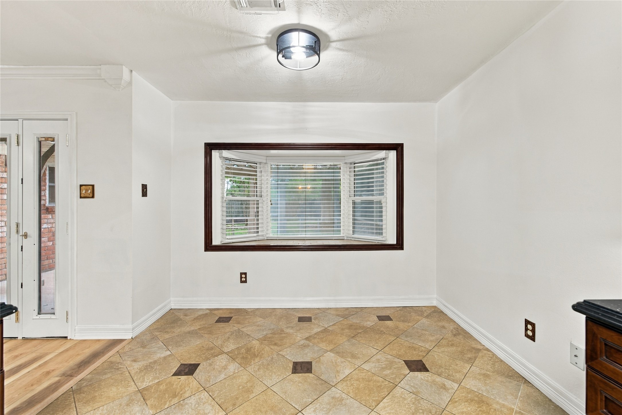 8501 Twelve Oaks Drive, Texas City, TX 77591
