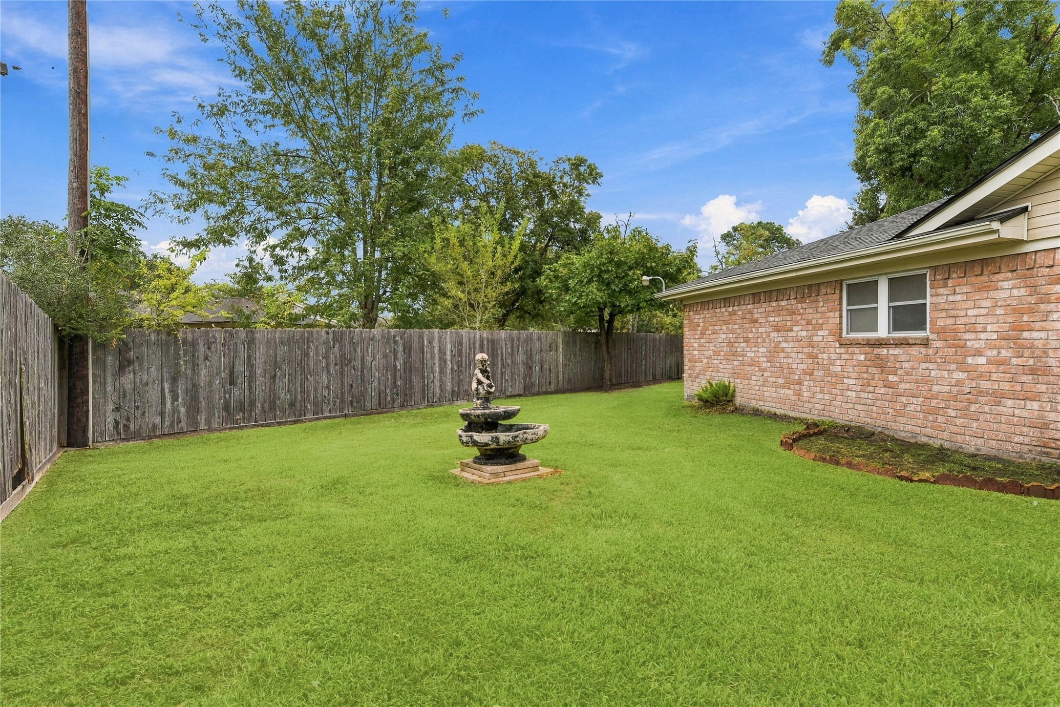 8501 Twelve Oaks Drive, Texas City, TX 77591