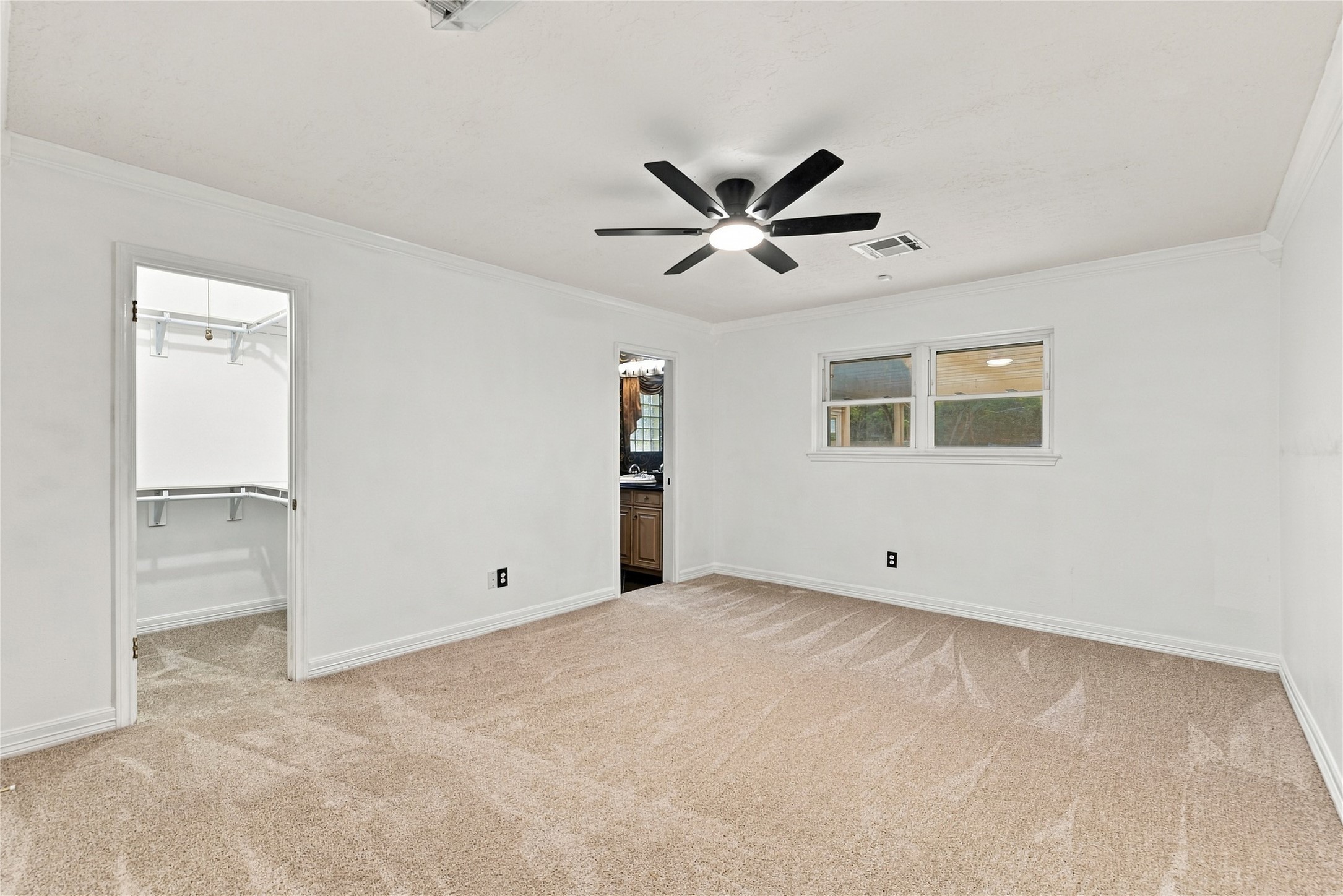 8501 Twelve Oaks Drive, Texas City, TX 77591