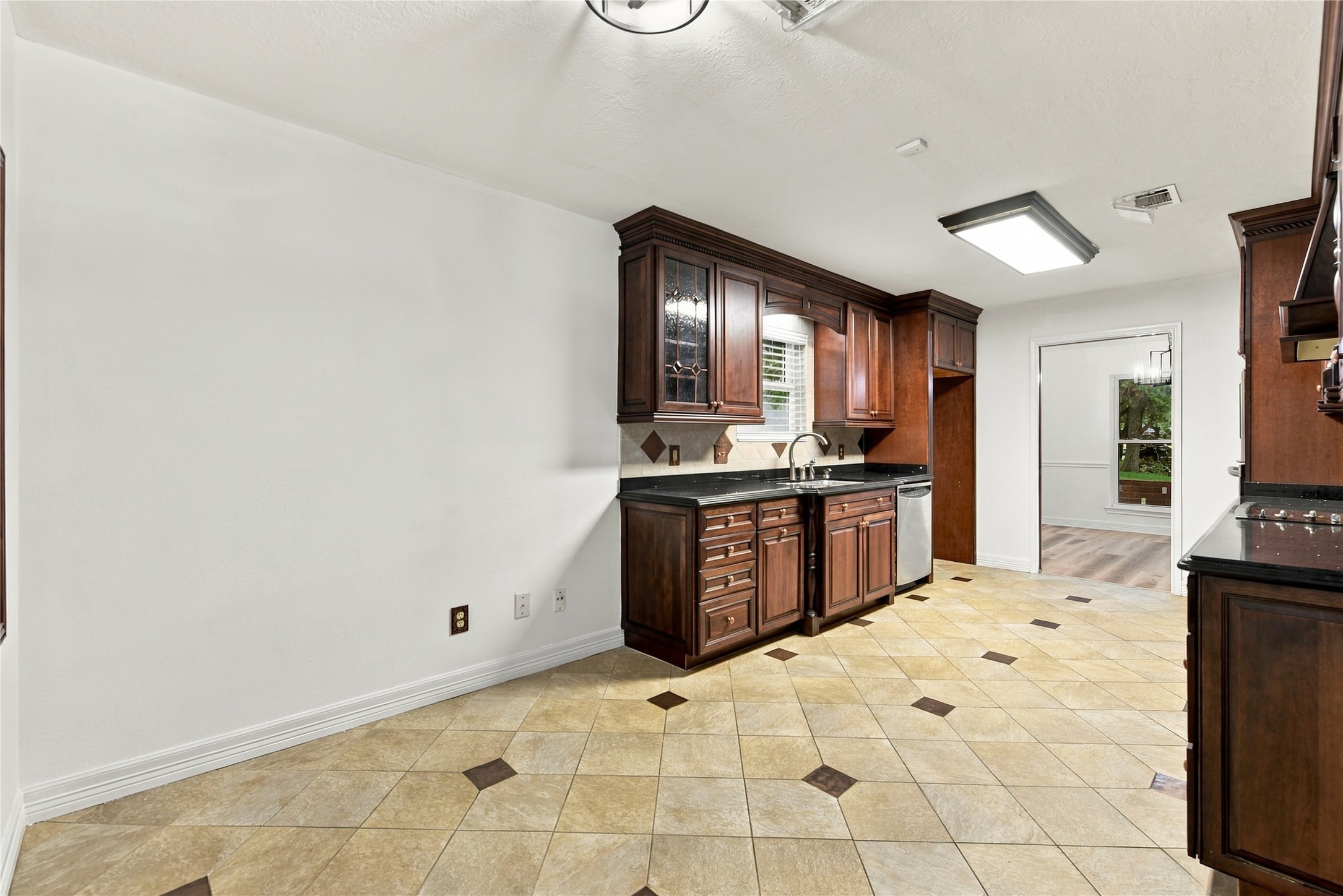 8501 Twelve Oaks Drive, Texas City, TX 77591