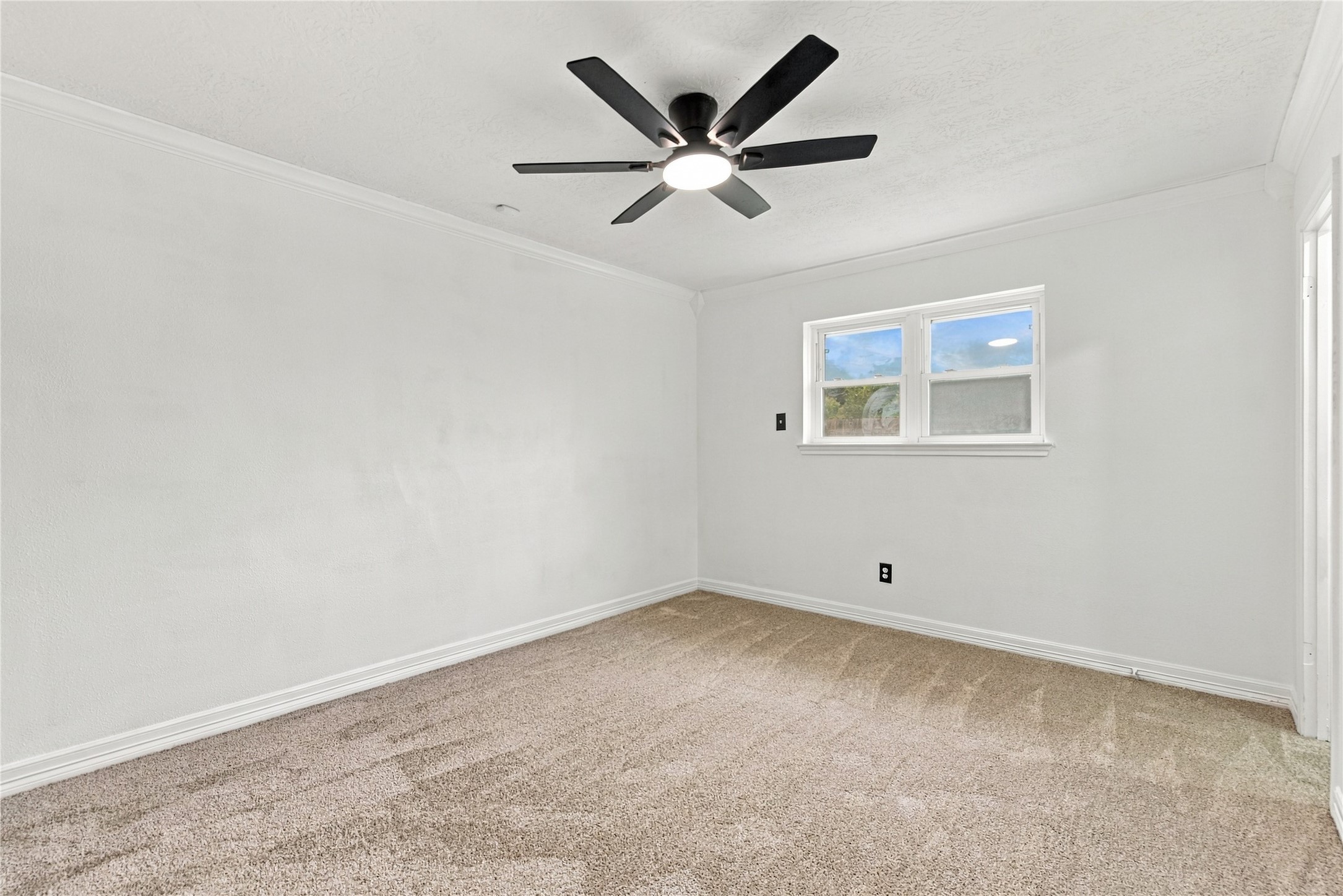 8501 Twelve Oaks Drive, Texas City, TX 77591
