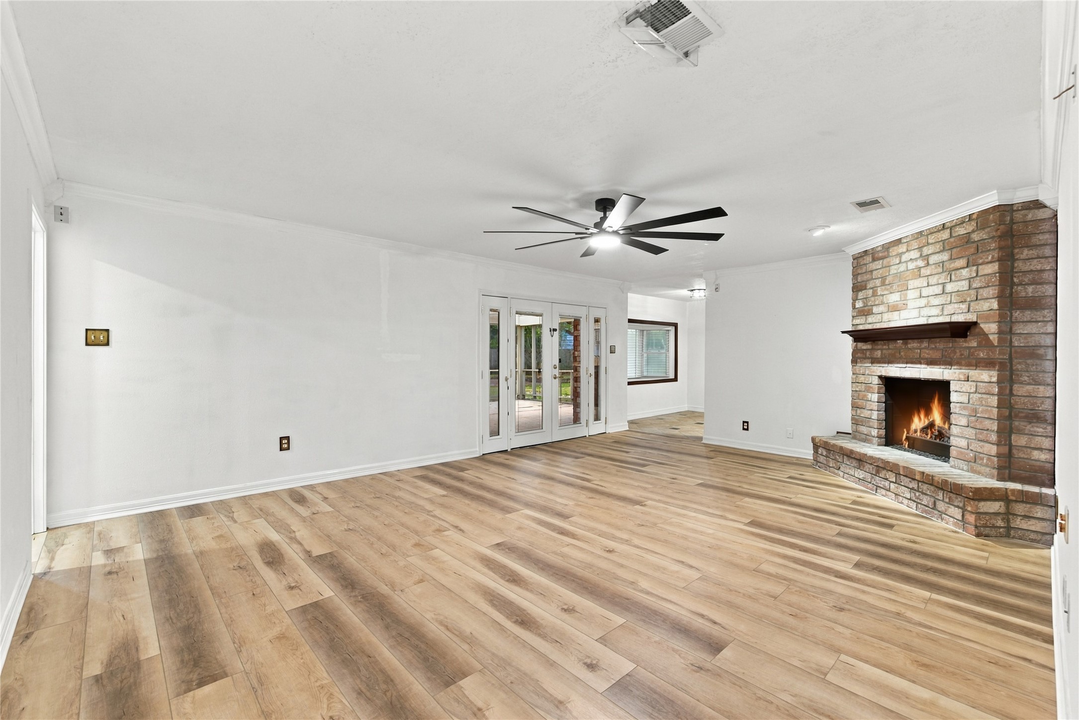 8501 Twelve Oaks Drive, Texas City, TX 77591