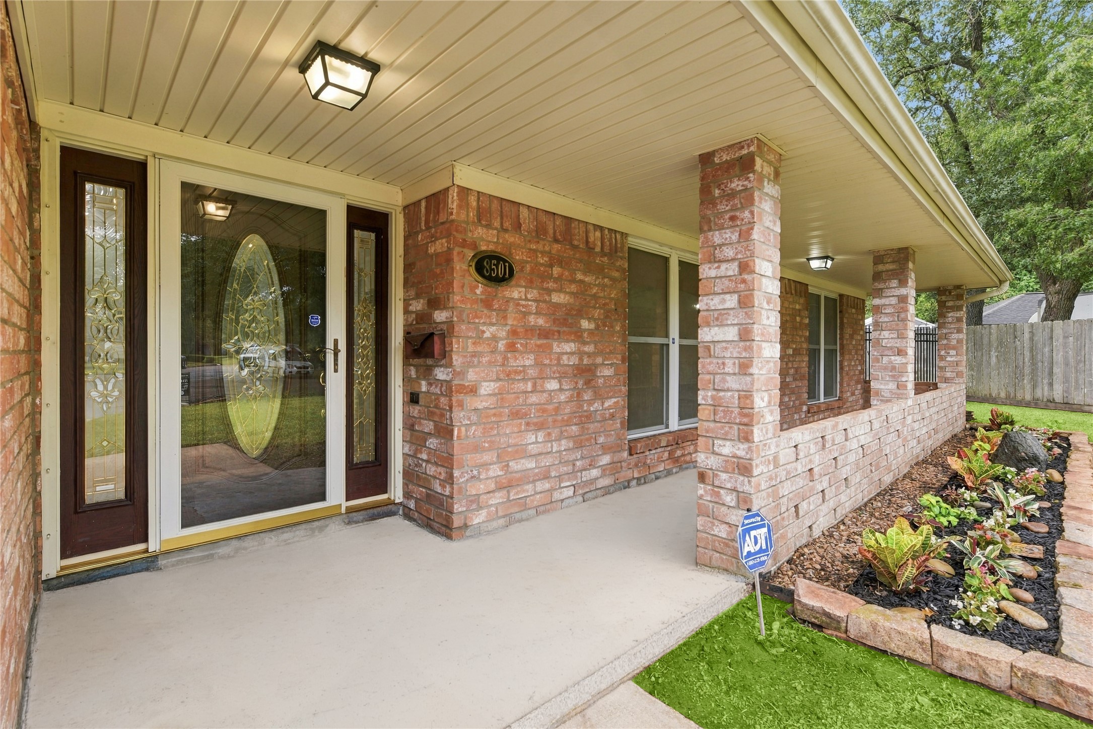 8501 Twelve Oaks Drive, Texas City, TX 77591