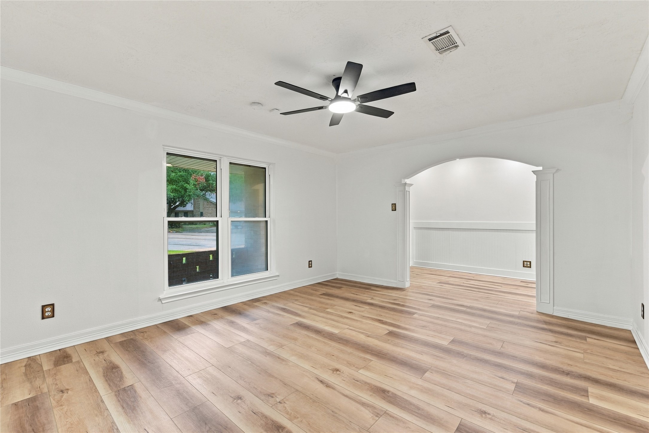 8501 Twelve Oaks Drive, Texas City, TX 77591