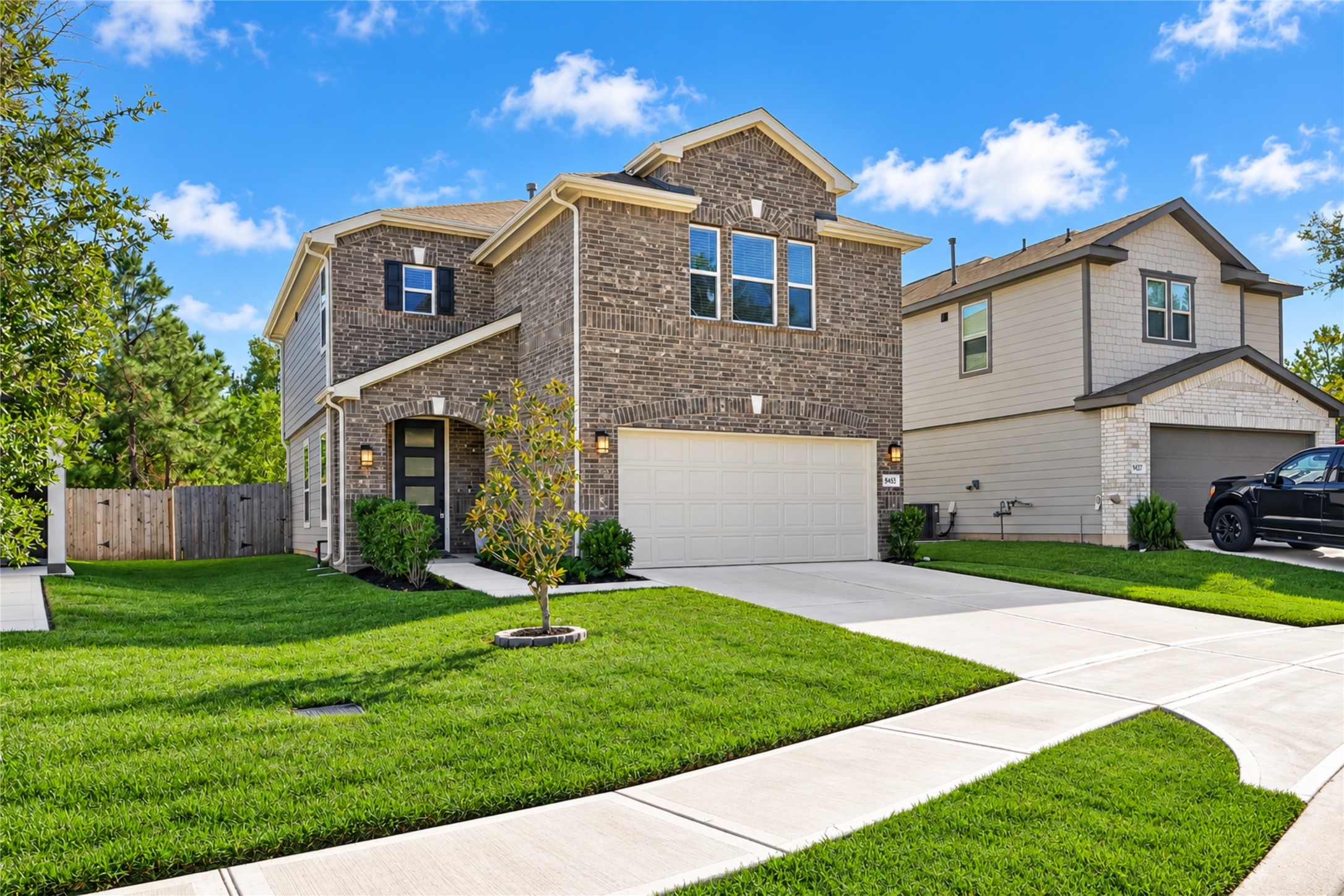 Enjoy the attractive curb appeal of this home situated on a cul-de-sac lot in Creekside Court. The landscaped lawn and welcoming exterior create a pleasant setting to come home to each day.