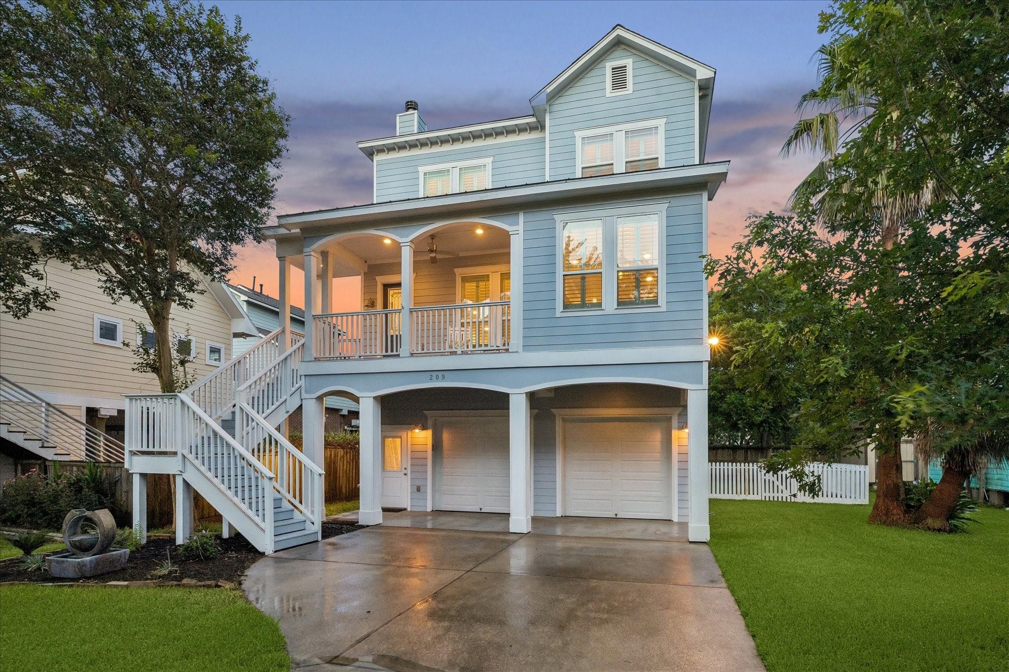 Welcome to 209 Queen Rd. This charming home features a classic coastal look just steps from the lake front in the desirable community of Clear Lake Shores Welcome to 209 Queen Rd. This charming home features a classic coastal look just steps from the lake front in the desirable community of Clear Lake Shores