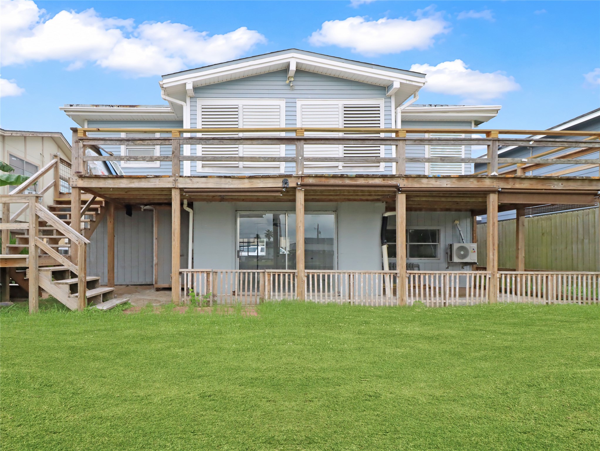 176 Barracuda Street, #B, Bayou Vista, TX 77563