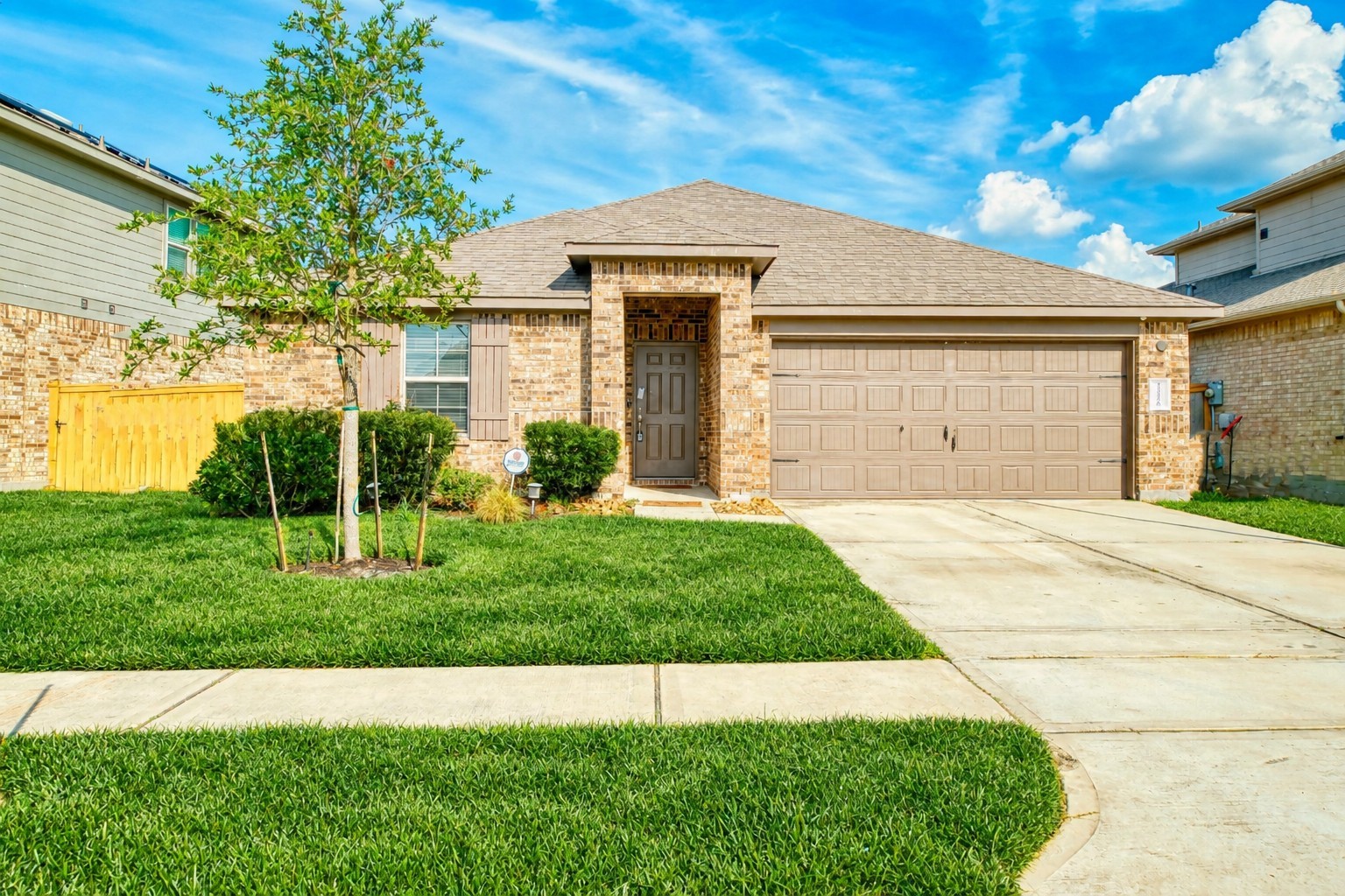 15226 Dinnet Berm Drive, Humble, TX 77346