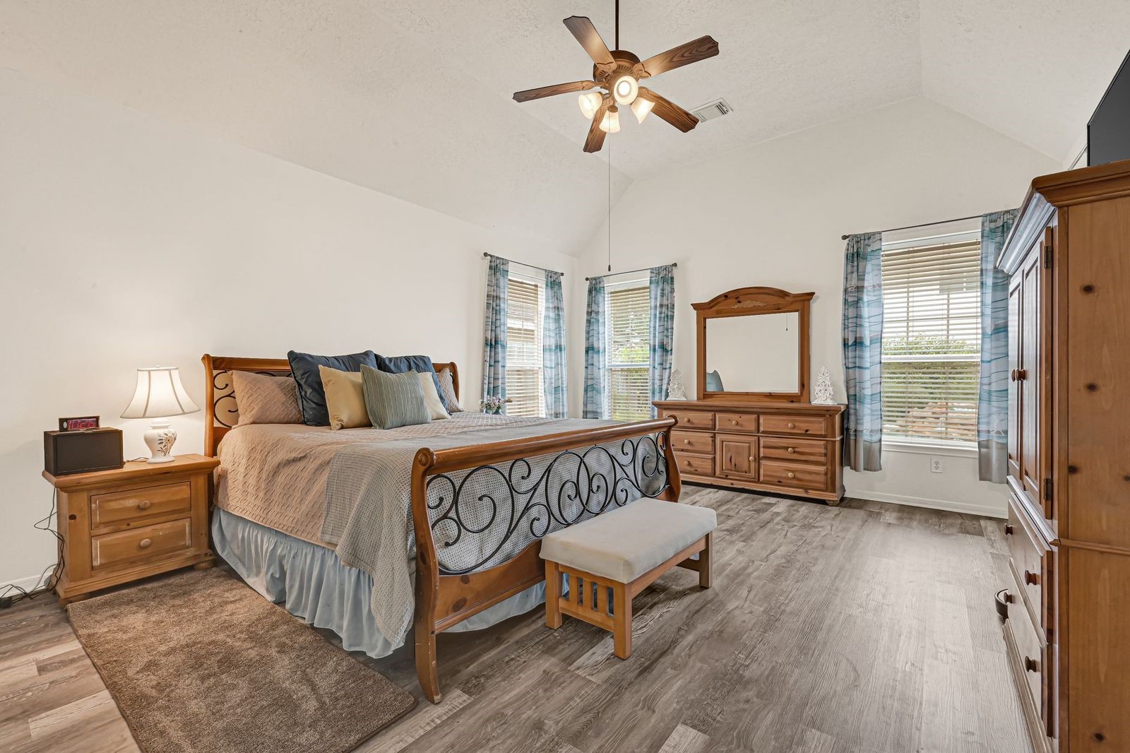 Spacious Primary Suite