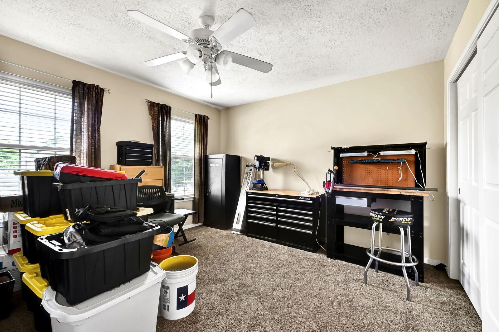 Large bedroom 2