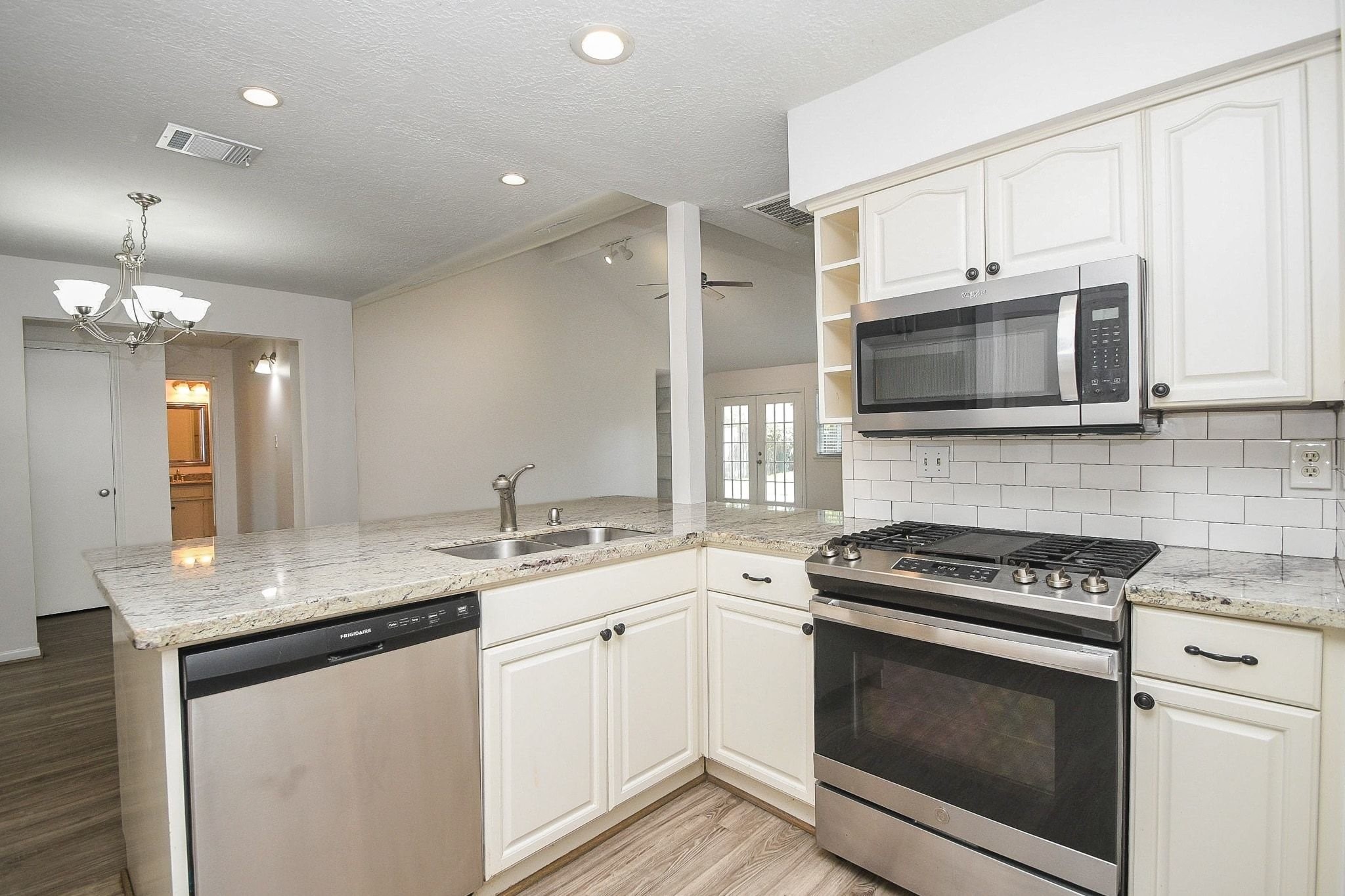 Stainless appliances.