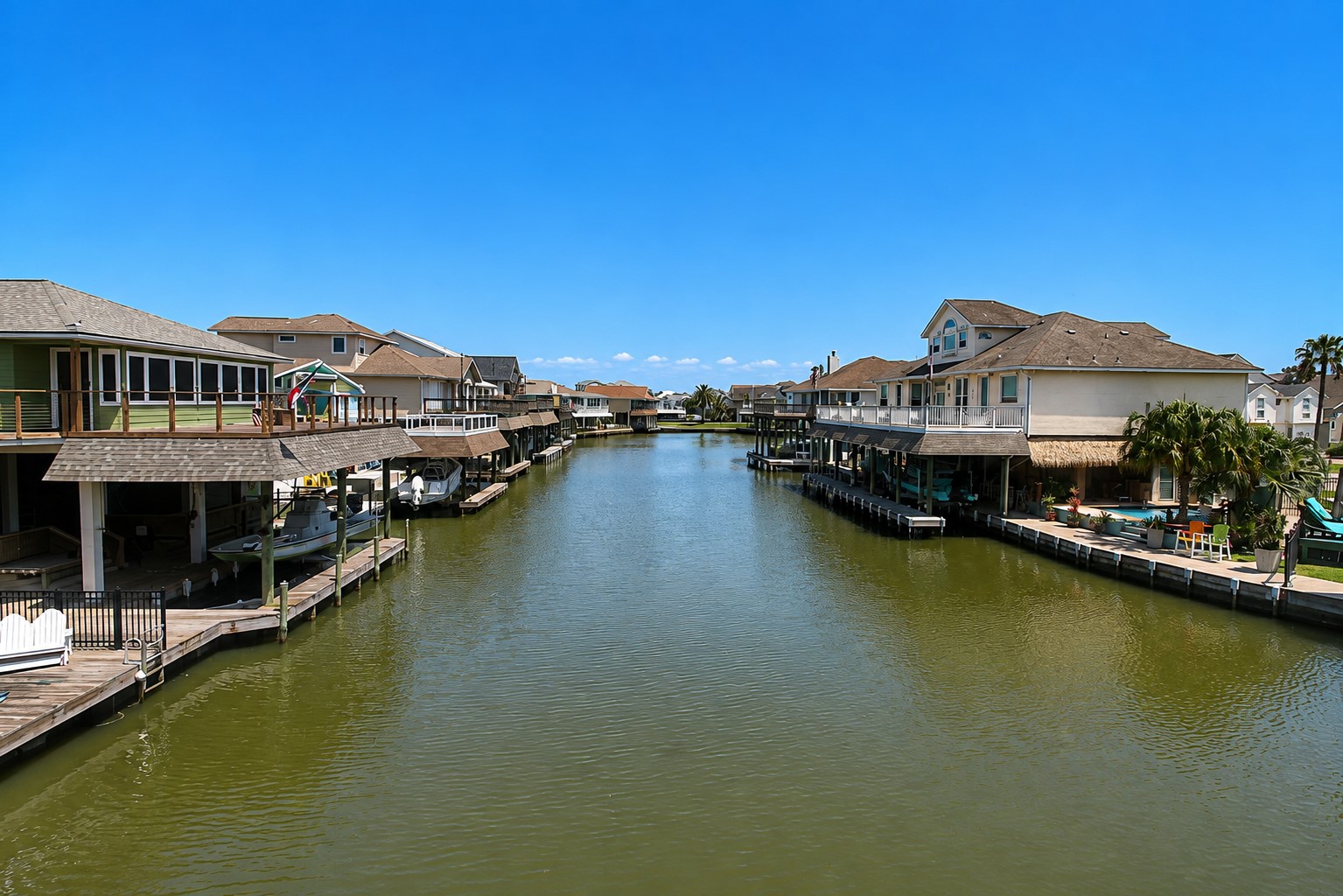 Canal view with easy access to the bay. Canal view with easy access to the bay.
