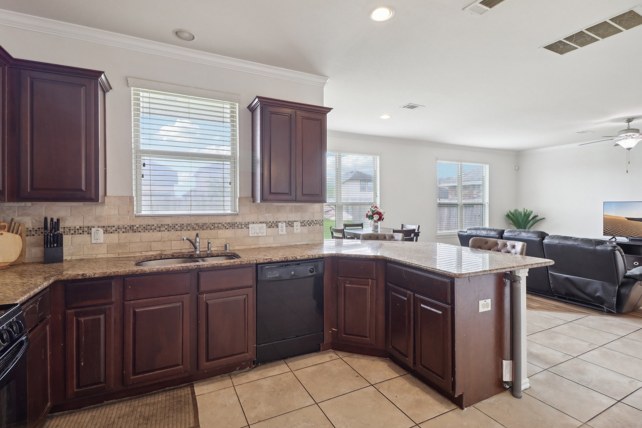 1827 Acorn Glen Trail, Fresno, TX 77545