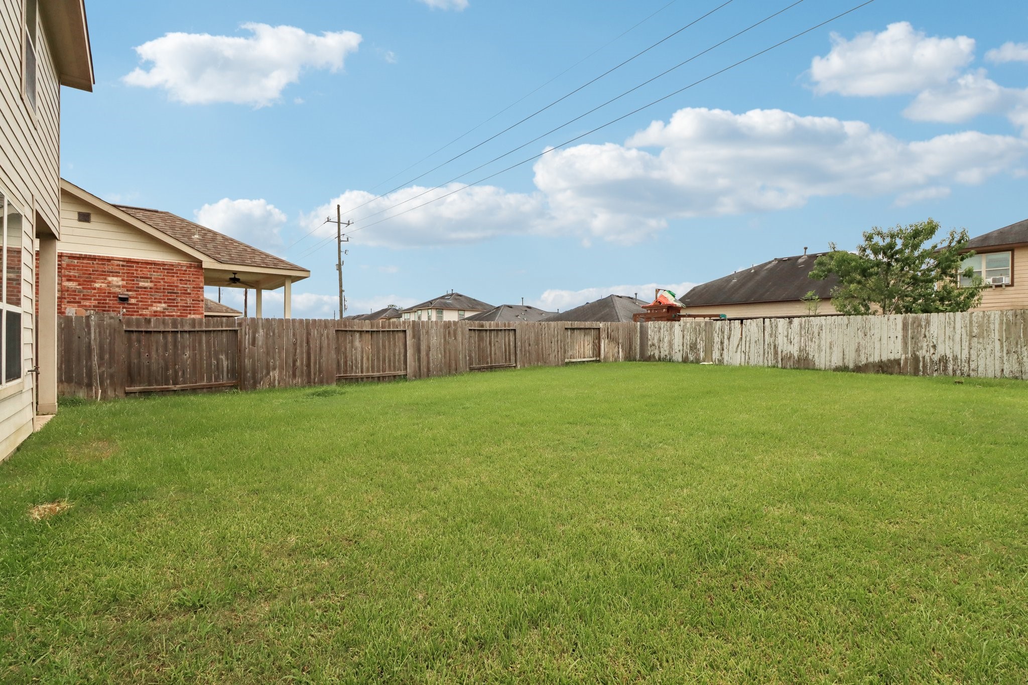 1827 Acorn Glen Trail, Fresno, TX 77545